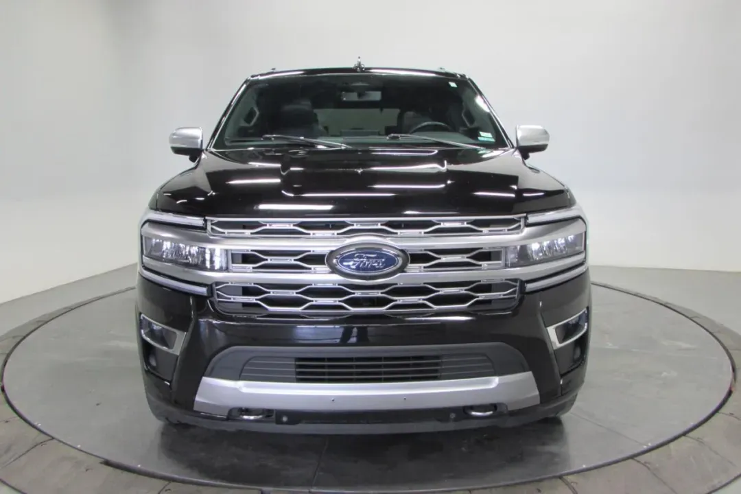 photo of 2023 Ford Expedition Platinum