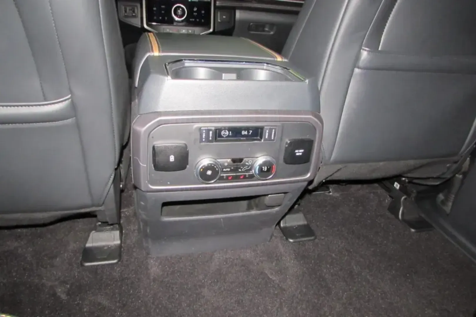 2023 /Black Onyx Leather Ford Expedition Platinum (1FMJU1M80PE) with an Other engine, Automatic transmission, located at 12836 Highway 21, De Soto, MO, 63020, (636) 337-7777, 38.151867, -90.575615 - **Elevate Your Adventures with the 2023 Ford Expedition Platinum - Perfect for Family Journeys!**<br /> <br /> Are you looking for the ultimate family SUV that can handle everything from school drop-offs to weekend getaways? The 2023 Ford Expedition Platinum at Pettus Ford De Soto in De Soto, MO, is - Photo#27