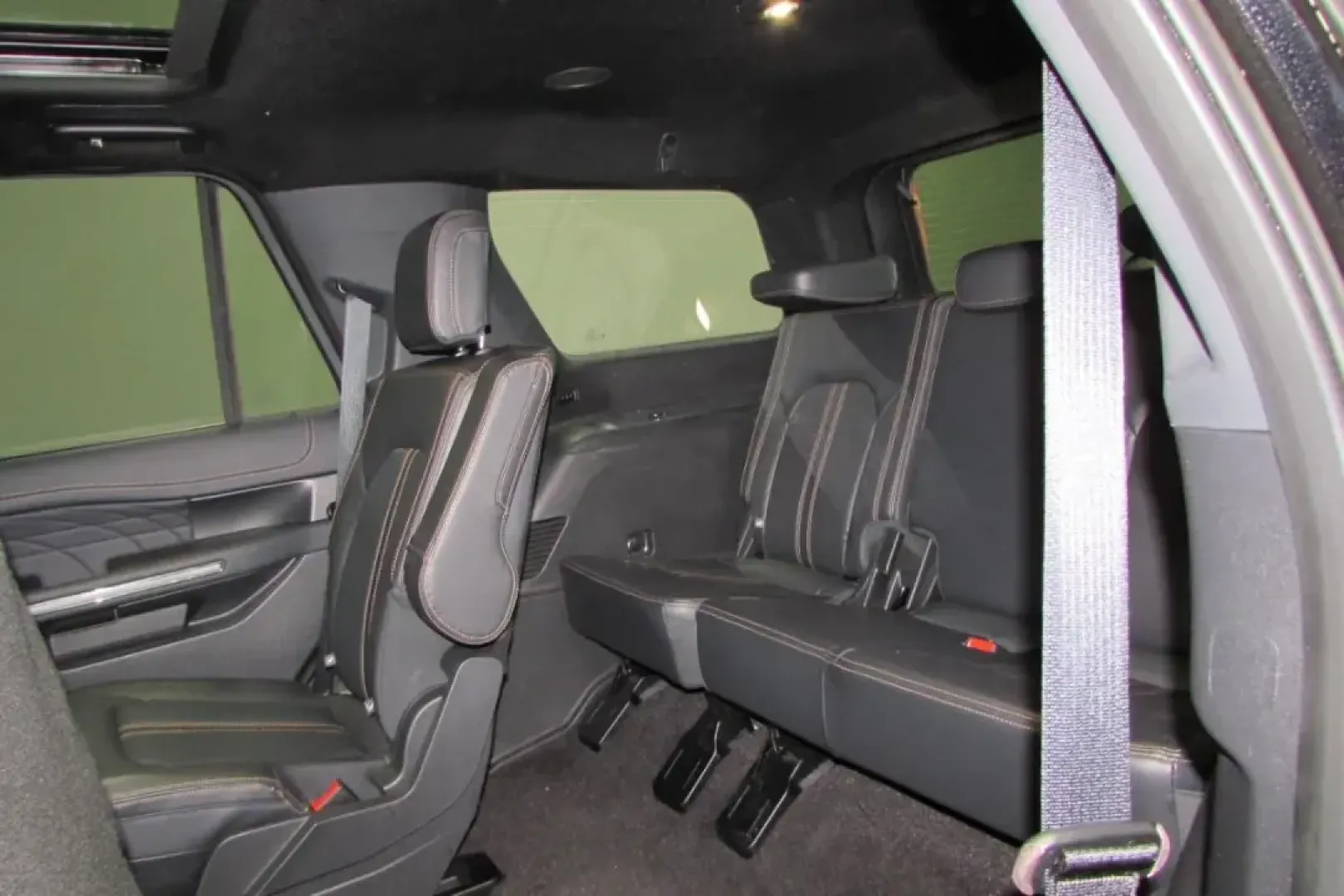 2023 /Black Onyx Leather Ford Expedition Platinum (1FMJU1M80PE) with an Other engine, Automatic transmission, located at 12836 Highway 21, De Soto, MO, 63020, (636) 337-7777, 38.151867, -90.575615 - **Elevate Your Adventures with the 2023 Ford Expedition Platinum - Perfect for Family Journeys!**<br /> <br /> Are you looking for the ultimate family SUV that can handle everything from school drop-offs to weekend getaways? The 2023 Ford Expedition Platinum at Pettus Ford De Soto in De Soto, MO, is - Photo#28