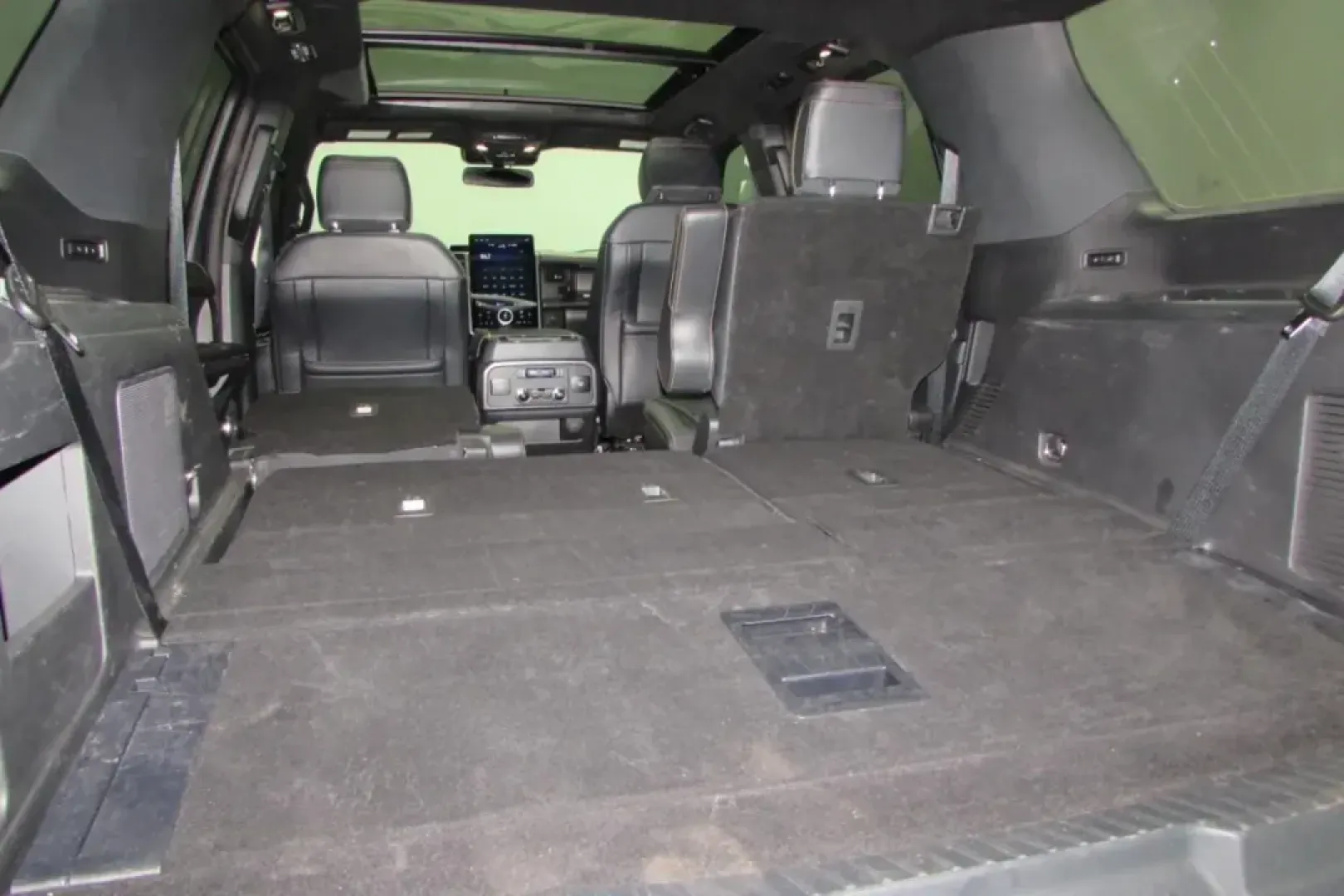 2023 /Black Onyx Leather Ford Expedition Platinum (1FMJU1M80PE) with an Other engine, Automatic transmission, located at 12836 Highway 21, De Soto, MO, 63020, (636) 337-7777, 38.151867, -90.575615 - **Elevate Your Adventures with the 2023 Ford Expedition Platinum - Perfect for Family Journeys!**<br /> <br /> Are you looking for the ultimate family SUV that can handle everything from school drop-offs to weekend getaways? The 2023 Ford Expedition Platinum at Pettus Ford De Soto in De Soto, MO, is - Photo#32