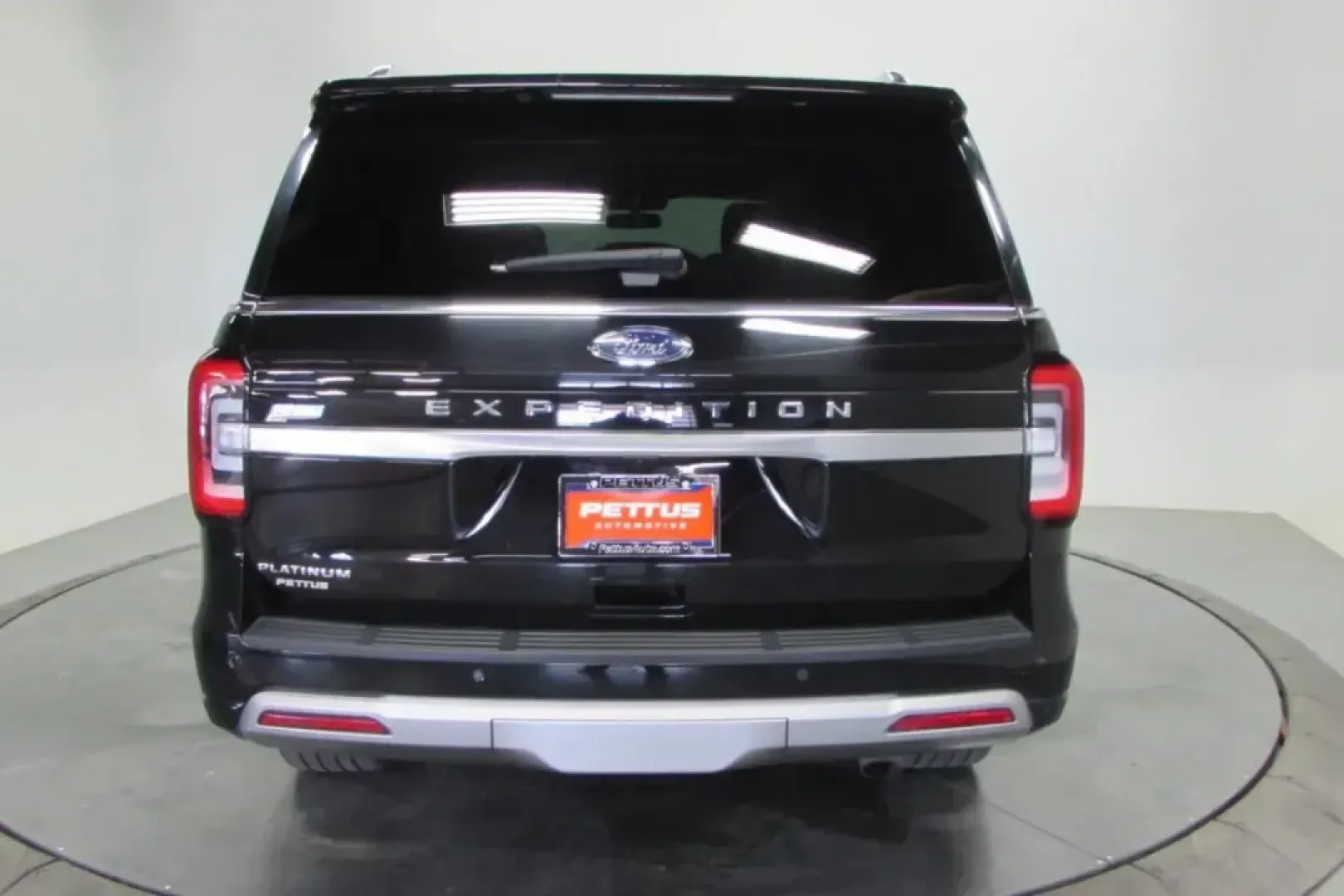 2023 /Black Onyx Leather Ford Expedition Platinum (1FMJU1M80PE) with an Other engine, Automatic transmission, located at 12836 Highway 21, De Soto, MO, 63020, (636) 337-7777, 38.151867, -90.575615 - **Elevate Your Adventures with the 2023 Ford Expedition Platinum - Perfect for Family Journeys!**<br /> <br /> Are you looking for the ultimate family SUV that can handle everything from school drop-offs to weekend getaways? The 2023 Ford Expedition Platinum at Pettus Ford De Soto in De Soto, MO, is - Photo#5