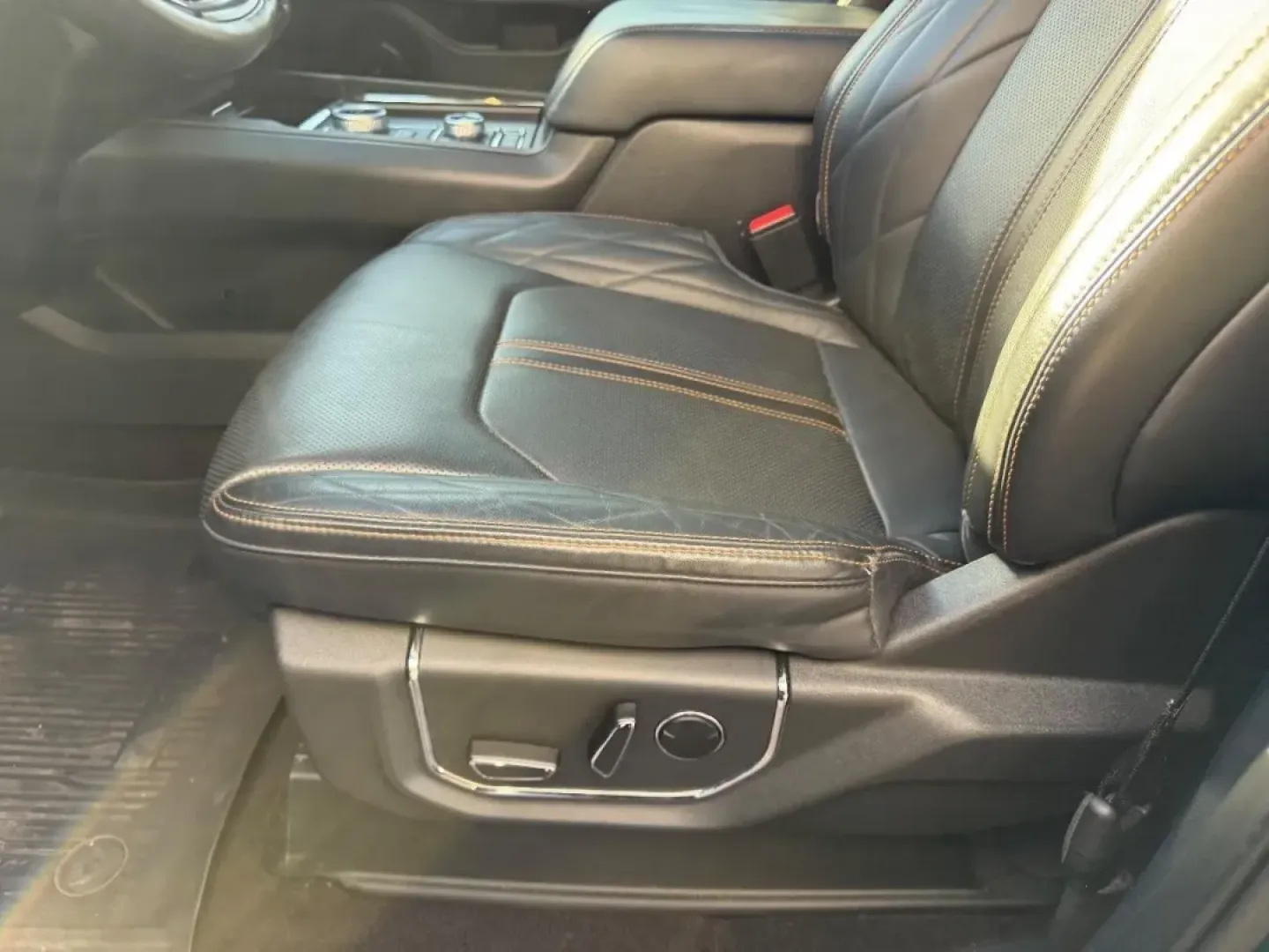 2023 /Black Onyx Leather Ford Expedition Platinum (1FMJU1M80PE) with an 3.5L EcoBoost V6 engine, Automatic transmission, located at 141 Commercial Dr, Fredericktown, MO, 63645, (573) 783-6432, 37.570087, -90.320648 - **Elevate Your Adventures with the 2023 Ford Expedition Platinum - Perfect for Family Journeys!**<br /> <br /> Are you looking for the ultimate family SUV that can handle everything from school drop-offs to weekend getaways? The 2023 Ford Expedition Platinum at Pettus Ford De Soto in De Soto, MO, is - Photo#24