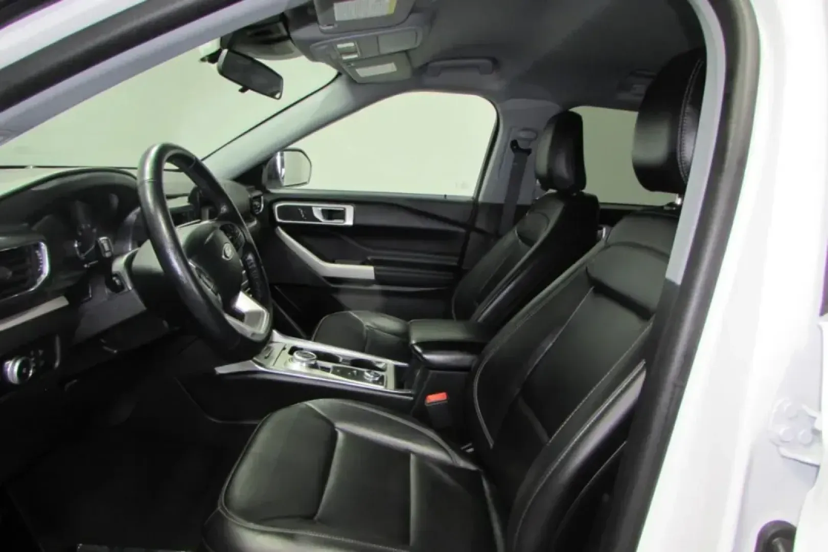 2023 /Ebony Leather Ford Explorer XLT (1FMSK8DH2PG) with an Other engine, Automatic transmission, located at 12836 Highway 21, De Soto, MO, 63020, (636) 337-7777, 38.151867, -90.575615 - Looking for the perfect family SUV that can handle everything from school runs to weekend adventures? Look no further than this stunning 2023 Ford Explorer XLT, now available at Pettus Ford De Soto. Located at 12836 Missouri Hwy 21, De Soto, MO 63020, we are your trusted OEM dealership offering a se - Photo#12