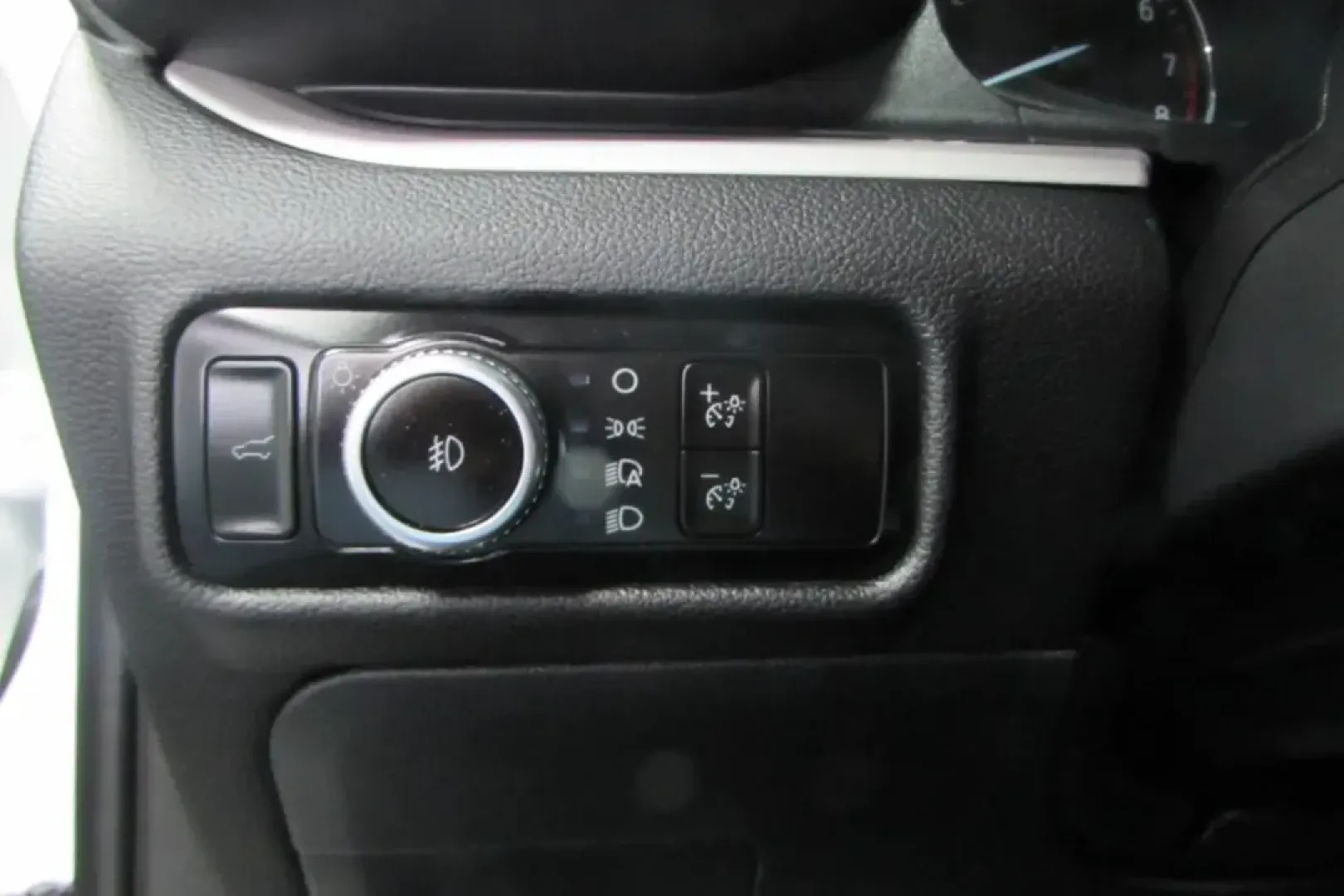 2023 /Ebony Leather Ford Explorer XLT (1FMSK8DH2PG) with an Other engine, Automatic transmission, located at 12836 Highway 21, De Soto, MO, 63020, (636) 337-7777, 38.151867, -90.575615 - Looking for the perfect family SUV that can handle everything from school runs to weekend adventures? Look no further than this stunning 2023 Ford Explorer XLT, now available at Pettus Ford De Soto. Located at 12836 Missouri Hwy 21, De Soto, MO 63020, we are your trusted OEM dealership offering a se - Photo#13