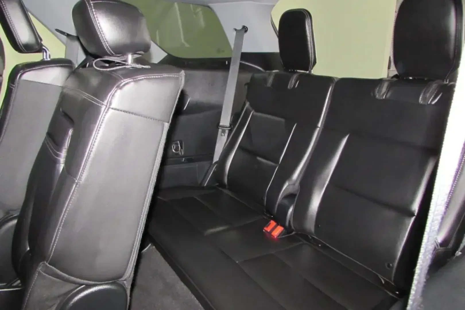 2023 /Ebony Leather Ford Explorer XLT (1FMSK8DH2PG) with an Other engine, Automatic transmission, located at 12836 Highway 21, De Soto, MO, 63020, (636) 337-7777, 38.151867, -90.575615 - Looking for the perfect family SUV that can handle everything from school runs to weekend adventures? Look no further than this stunning 2023 Ford Explorer XLT, now available at Pettus Ford De Soto. Located at 12836 Missouri Hwy 21, De Soto, MO 63020, we are your trusted OEM dealership offering a se - Photo#27