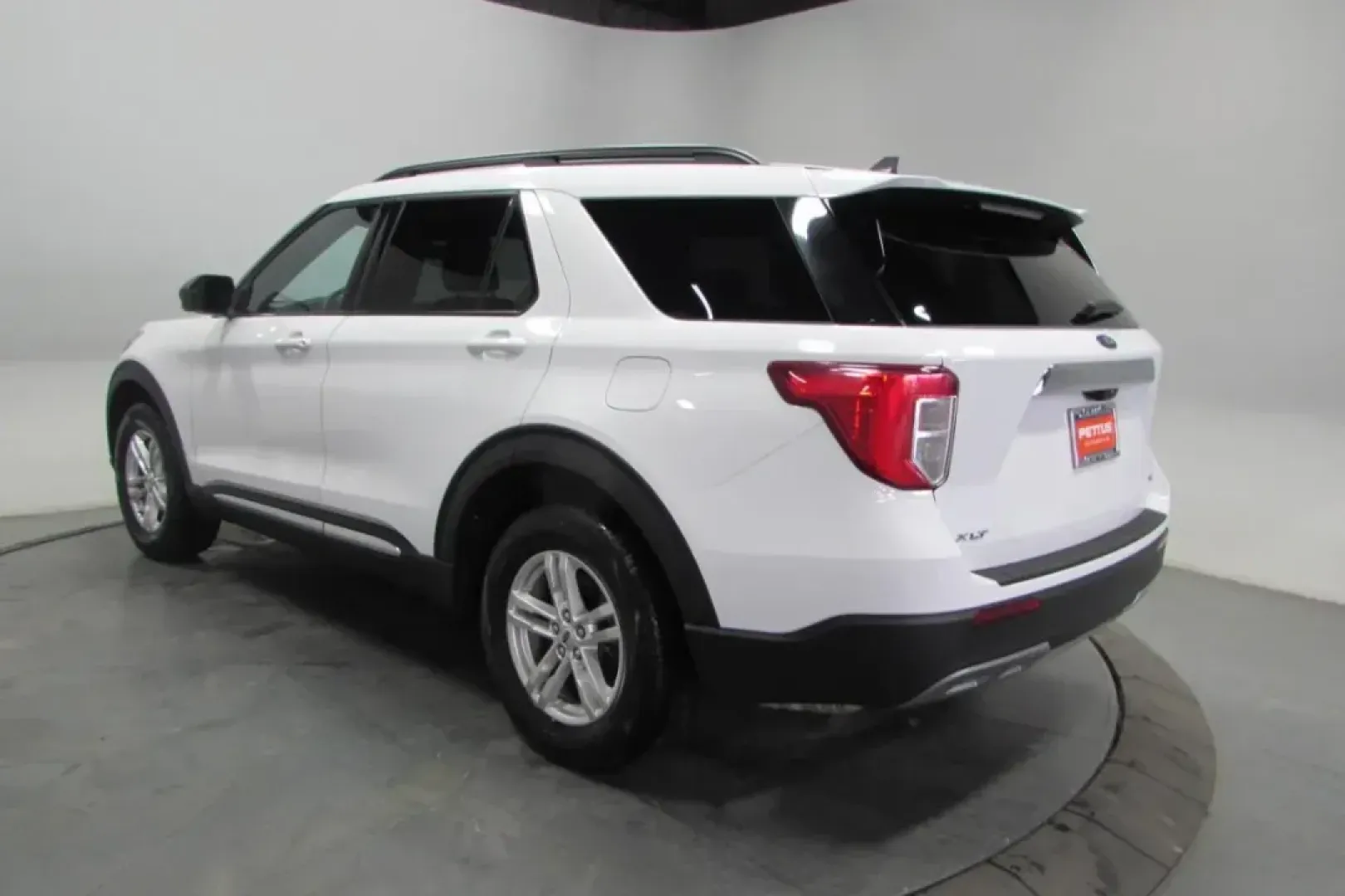 2023 /Ebony Leather Ford Explorer XLT (1FMSK8DH2PG) with an Other engine, Automatic transmission, located at 12836 Highway 21, De Soto, MO, 63020, (636) 337-7777, 38.151867, -90.575615 - Looking for the perfect family SUV that can handle everything from school runs to weekend adventures? Look no further than this stunning 2023 Ford Explorer XLT, now available at Pettus Ford De Soto. Located at 12836 Missouri Hwy 21, De Soto, MO 63020, we are your trusted OEM dealership offering a se - Photo#4