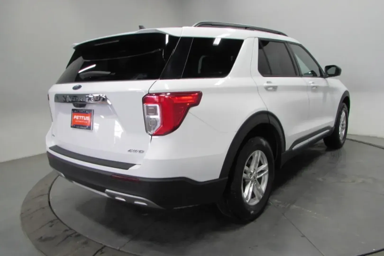 2023 /Ebony Leather Ford Explorer XLT (1FMSK8DH2PG) with an Other engine, Automatic transmission, located at 12836 Highway 21, De Soto, MO, 63020, (636) 337-7777, 38.151867, -90.575615 - Looking for the perfect family SUV that can handle everything from school runs to weekend adventures? Look no further than this stunning 2023 Ford Explorer XLT, now available at Pettus Ford De Soto. Located at 12836 Missouri Hwy 21, De Soto, MO 63020, we are your trusted OEM dealership offering a se - Photo#6