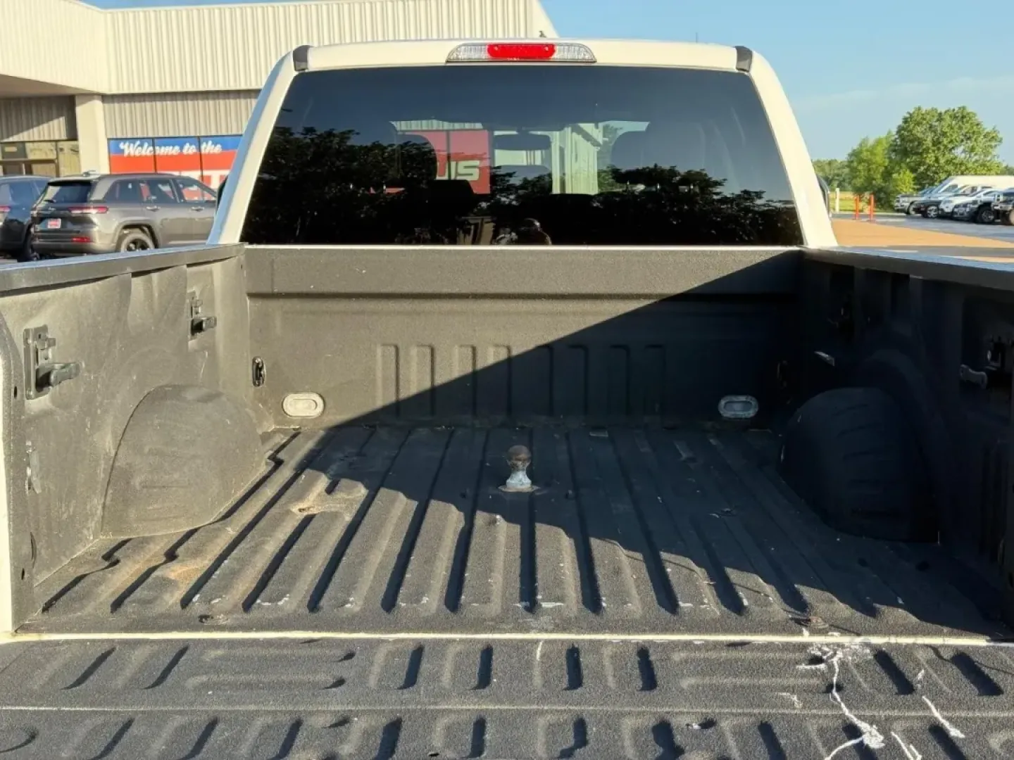 2017 /Black Leather Ford F-350SD Lariat (1FT8W3BT3HE) with an 6.7L engine, Automatic transmission, located at 970 Woodlawn Dr., Farmington, MO, 63640, (573) 431-7800, 37.825642, -90.468674 - Are you ready to elevate your adventures and tackle any task with confidence? Look no further than this rugged 2017 Ford F-350SD Lariat, a powerhouse designed for those who demand performance and reliability. Whether you're hauling equipment for work, embarking on weekend road trips, or navigating t - Photo#5