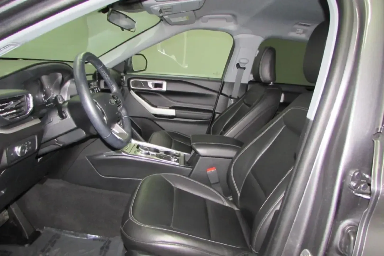 2022 /Light Slate Leather Ford Explorer XLT (1FMSK8DH7NG) with an Other engine, Automatic transmission, located at 12836 Highway 21, De Soto, MO, 63020, (636) 337-7777, 38.151867, -90.575615 - Elevate your family's adventures with the stunning **2022 Ford Explorer XLT**-perfectly designed for those who crave both space and style. Whether you're taking the kids to soccer practice in vibrant neighborhoods like Hillsboro or heading out for a weekend getaway to scenic Route 66, this SUV is yo - Photo#11