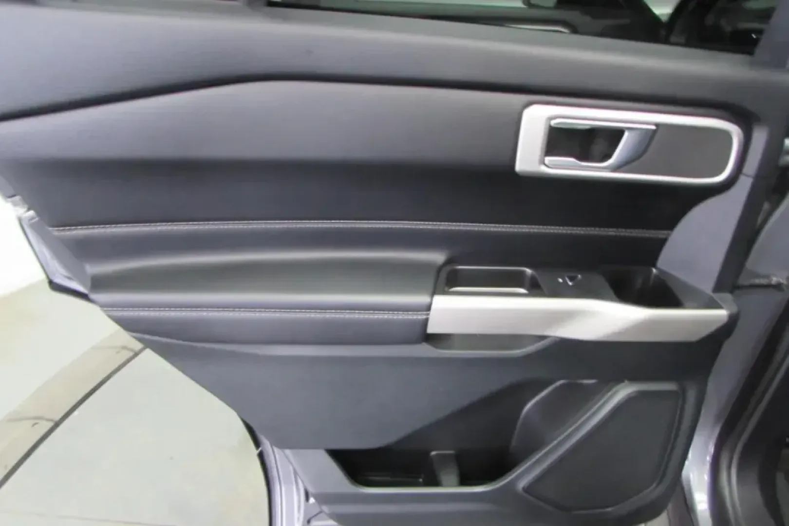 2022 /Light Slate Leather Ford Explorer XLT (1FMSK8DH7NG) with an Other engine, Automatic transmission, located at 12836 Highway 21, De Soto, MO, 63020, (636) 337-7777, 38.151867, -90.575615 - Elevate your family's adventures with the stunning **2022 Ford Explorer XLT**-perfectly designed for those who crave both space and style. Whether you're taking the kids to soccer practice in vibrant neighborhoods like Hillsboro or heading out for a weekend getaway to scenic Route 66, this SUV is yo - Photo#22