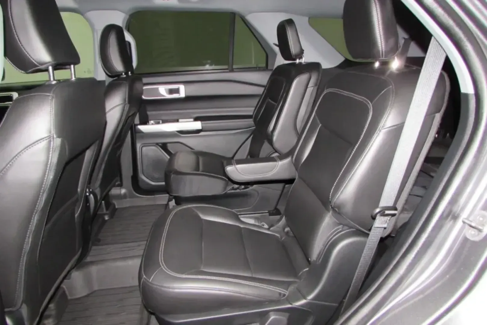 2022 /Light Slate Leather Ford Explorer XLT (1FMSK8DH7NG) with an Other engine, Automatic transmission, located at 12836 Highway 21, De Soto, MO, 63020, (636) 337-7777, 38.151867, -90.575615 - Elevate your family's adventures with the stunning **2022 Ford Explorer XLT**-perfectly designed for those who crave both space and style. Whether you're taking the kids to soccer practice in vibrant neighborhoods like Hillsboro or heading out for a weekend getaway to scenic Route 66, this SUV is yo - Photo#23