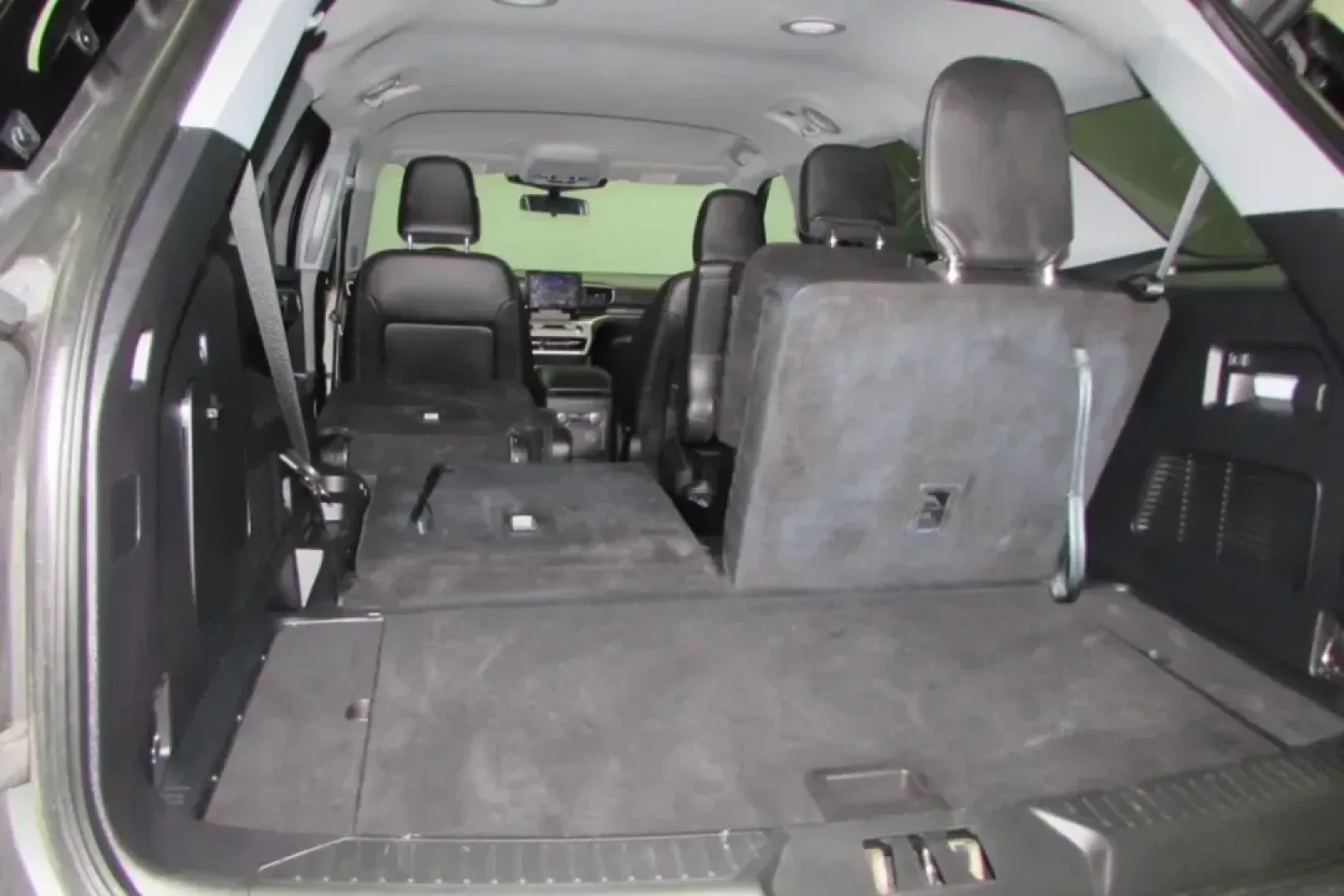 2022 /Light Slate Leather Ford Explorer XLT (1FMSK8DH7NG) with an Other engine, Automatic transmission, located at 12836 Highway 21, De Soto, MO, 63020, (636) 337-7777, 38.151867, -90.575615 - Elevate your family's adventures with the stunning **2022 Ford Explorer XLT**-perfectly designed for those who crave both space and style. Whether you're taking the kids to soccer practice in vibrant neighborhoods like Hillsboro or heading out for a weekend getaway to scenic Route 66, this SUV is yo - Photo#27
