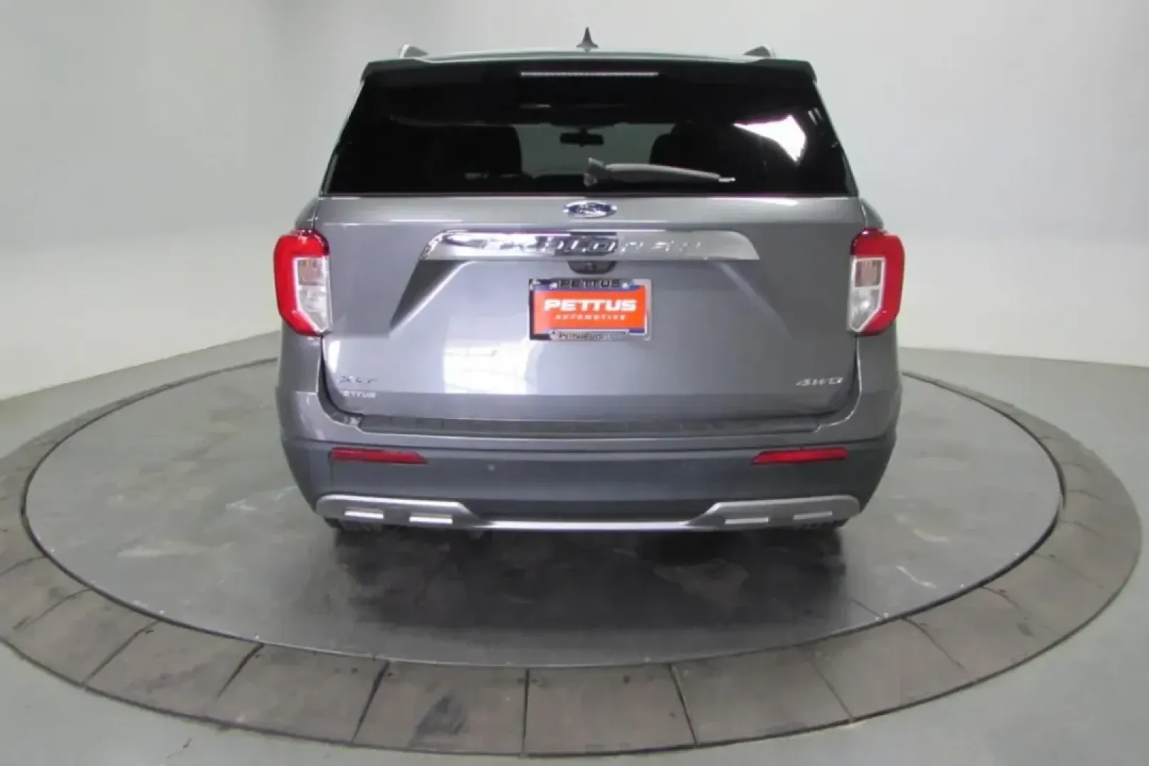 2022 /Light Slate Leather Ford Explorer XLT (1FMSK8DH7NG) with an Other engine, Automatic transmission, located at 12836 Highway 21, De Soto, MO, 63020, (636) 337-7777, 38.151867, -90.575615 - Elevate your family's adventures with the stunning **2022 Ford Explorer XLT**-perfectly designed for those who crave both space and style. Whether you're taking the kids to soccer practice in vibrant neighborhoods like Hillsboro or heading out for a weekend getaway to scenic Route 66, this SUV is yo - Photo#5