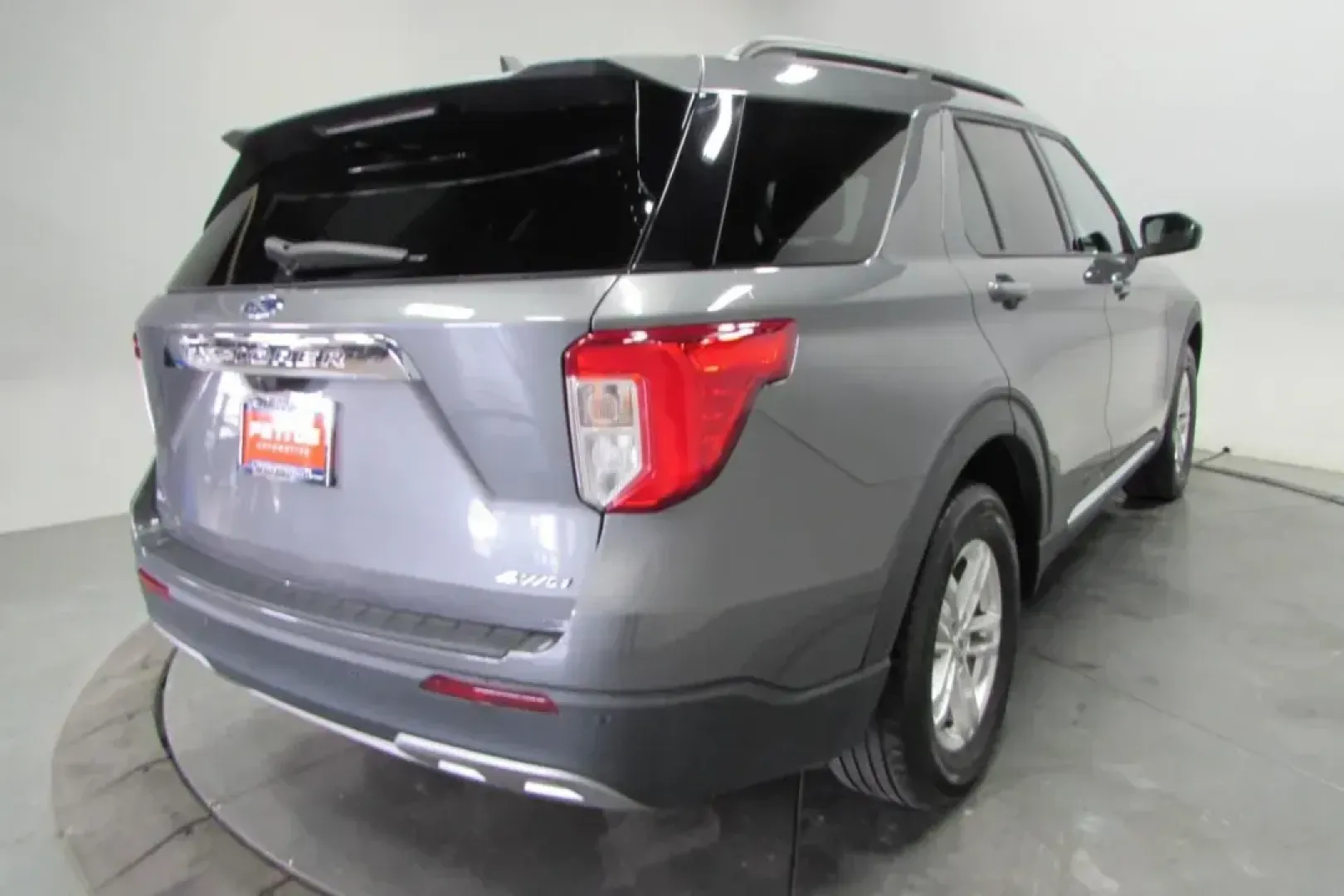 2022 /Light Slate Leather Ford Explorer XLT (1FMSK8DH7NG) with an Other engine, Automatic transmission, located at 12836 Highway 21, De Soto, MO, 63020, (636) 337-7777, 38.151867, -90.575615 - Elevate your family's adventures with the stunning **2022 Ford Explorer XLT**-perfectly designed for those who crave both space and style. Whether you're taking the kids to soccer practice in vibrant neighborhoods like Hillsboro or heading out for a weekend getaway to scenic Route 66, this SUV is yo - Photo#6