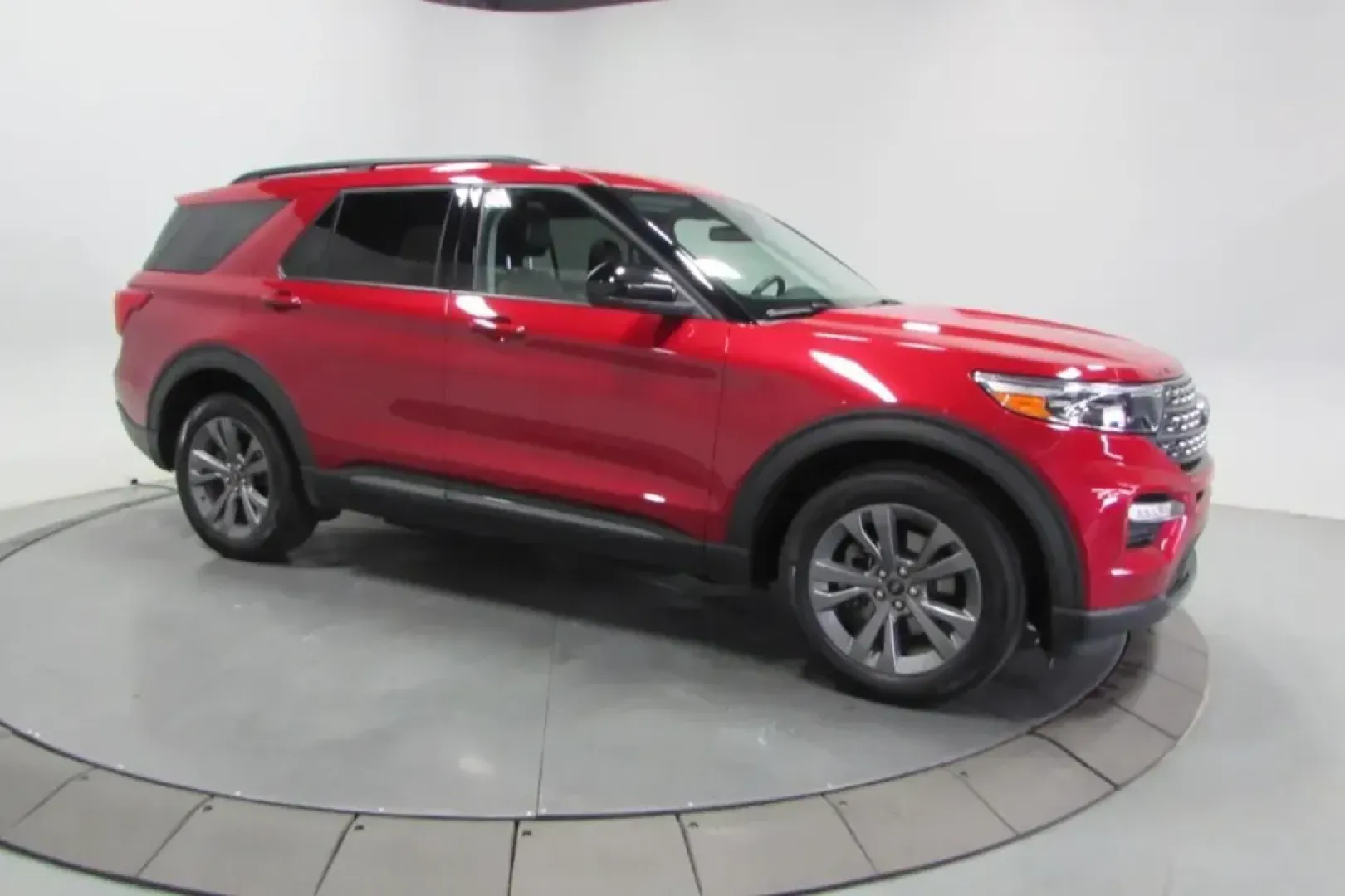 2022 /Sandstone Leather Ford Explorer XLT (1FMSK8DH9NG) with an Other engine, Automatic transmission, located at 12836 Highway 21, De Soto, MO, 63020, (636) 337-7777, 38.151867, -90.575615 - USED 2022 Ford Explorer XLT from Pettus Ford De Soto, De Soto MO. - Photo#2