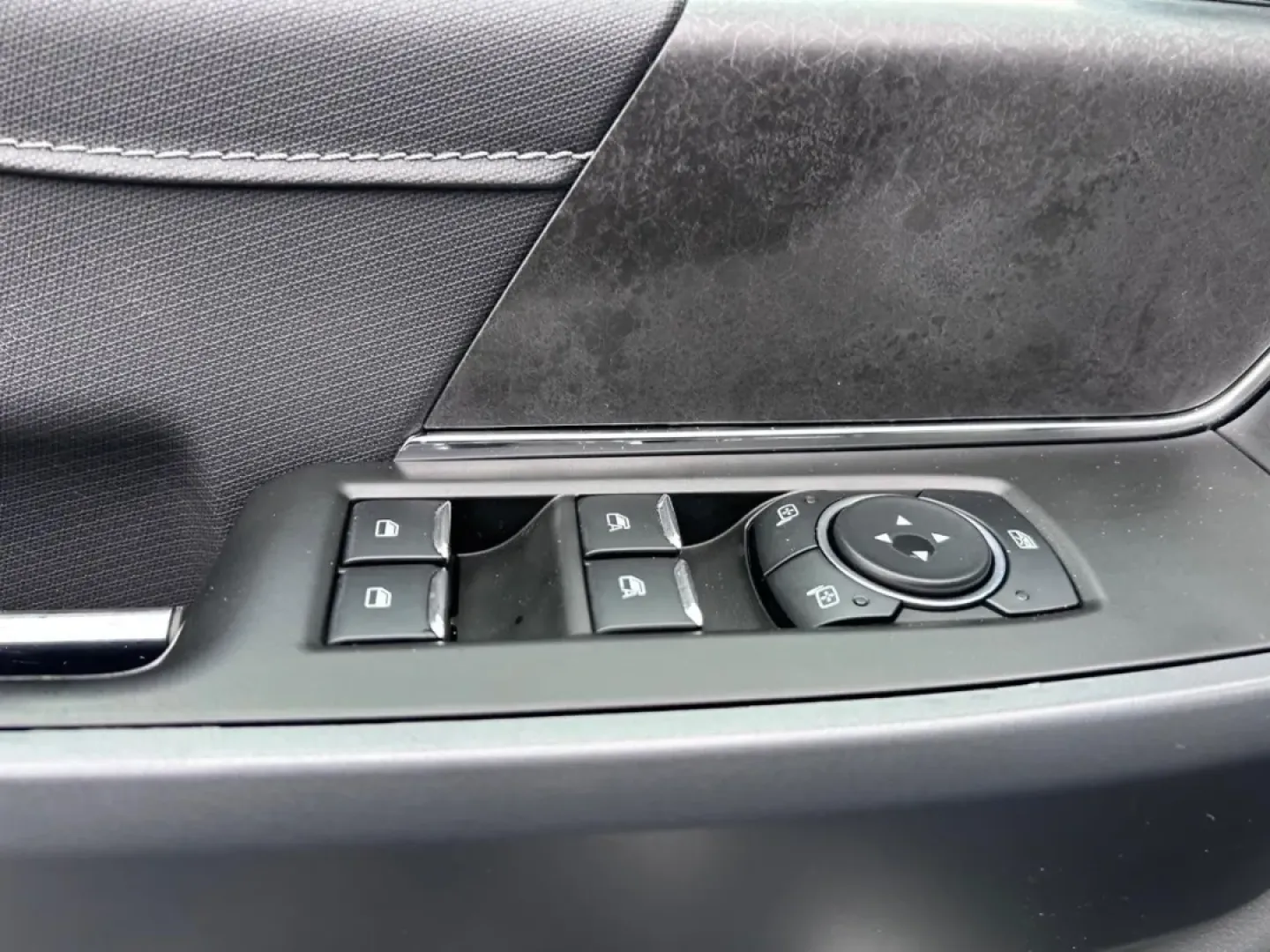 2024 /Black w/Medium Dark Slate Cloth Ford F-150 XLT (1FTFW3L57RK) with an 5.0L engine, located at 970 Woodlawn Dr., Farmington, MO, 63640, (573) 431-7800, 37.825642, -90.468674 - **Unleash Your Adventurous Spirit with the 2024 Ford F-150 XLT** <br /> <br /> Are you ready to elevate your lifestyle with a vehicle that effortlessly combines rugged capability with exceptional comfort? Whether you're a weekend warrior seeking thrilling outdoor adventures or a busy professional lo - Photo#16