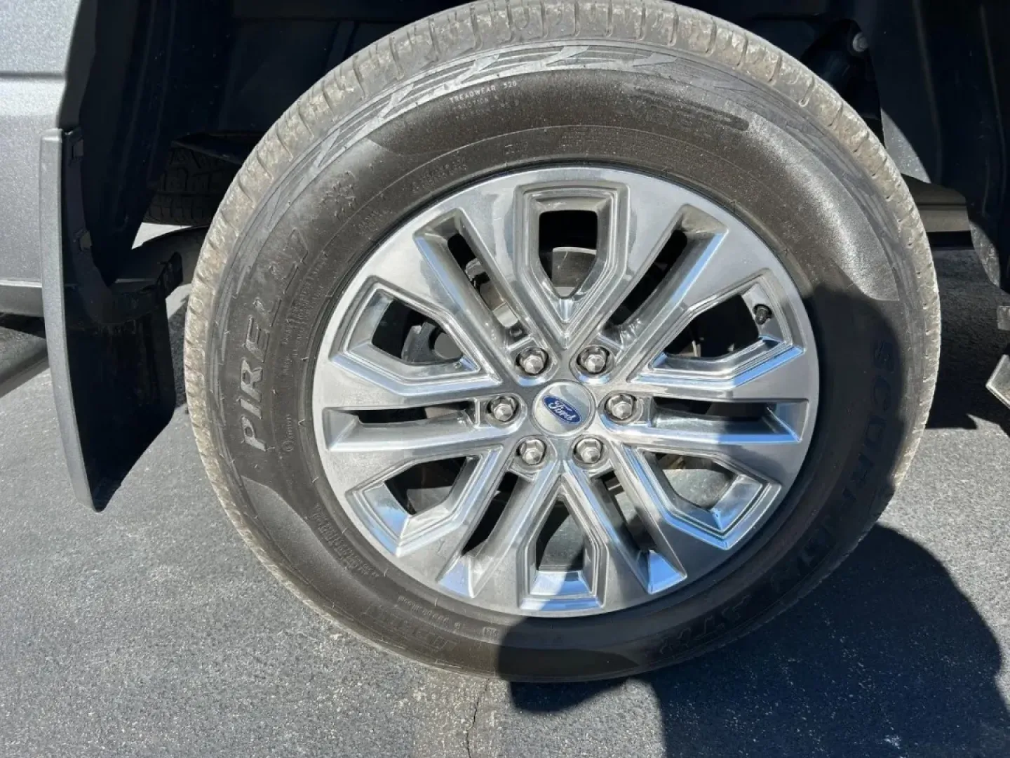 2024 /Black w/Medium Dark Slate Cloth Ford F-150 XLT (1FTFW3L57RK) with an 5.0L engine, located at 970 Woodlawn Dr., Farmington, MO, 63640, (573) 431-7800, 37.825642, -90.468674 - **Unleash Your Adventurous Spirit with the 2024 Ford F-150 XLT** <br /> <br /> Are you ready to elevate your lifestyle with a vehicle that effortlessly combines rugged capability with exceptional comfort? Whether you're a weekend warrior seeking thrilling outdoor adventures or a busy professional lo - Photo#7