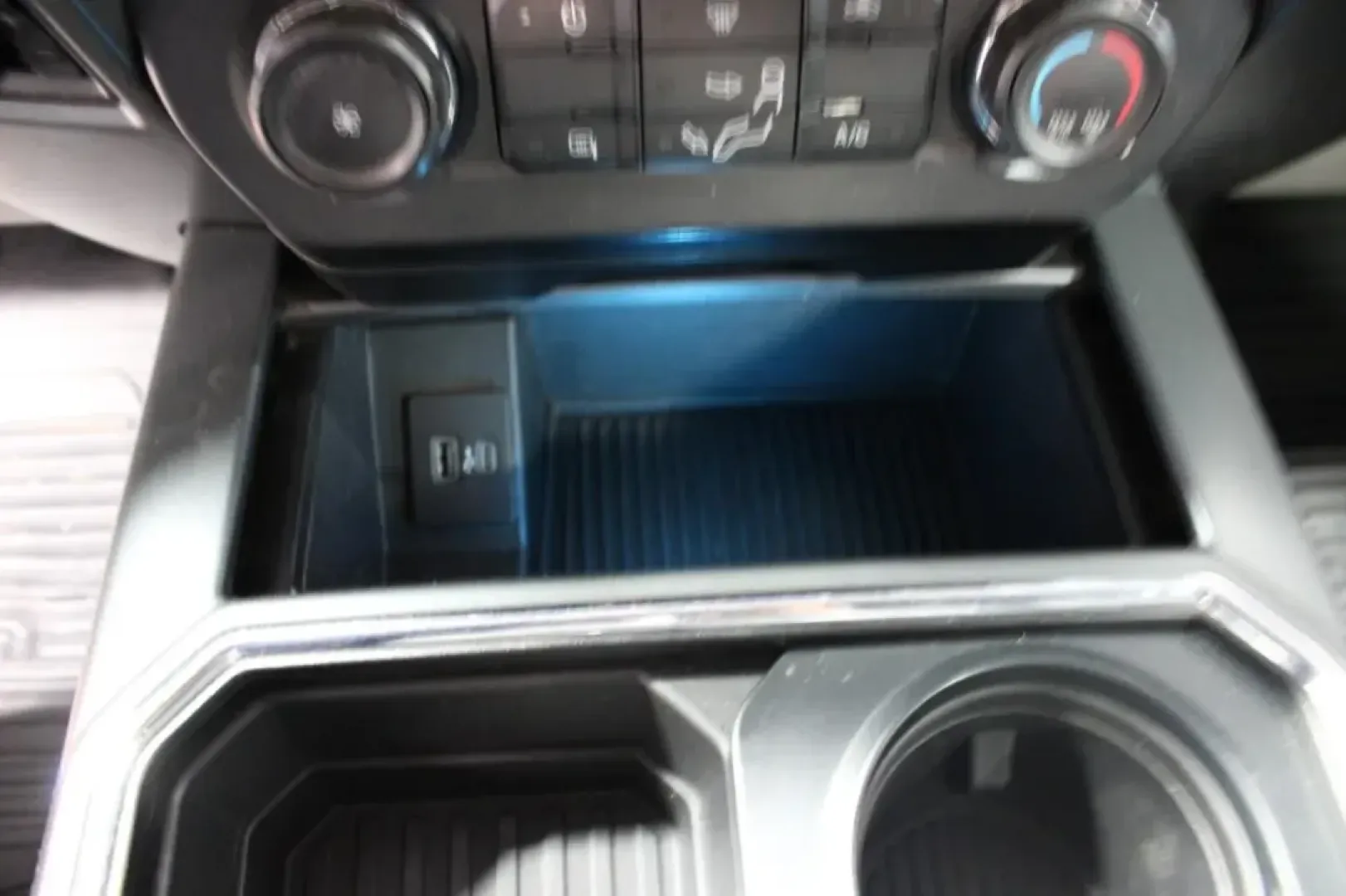 2021 /Black/Dark Marsala Ford Super Duty F-450 DRW 4WD Crew Cab 8' Box (1FT8W4DT4ME) with an 6.7L 4V OHV Power Stroke V8 Turbo Diesel B20 engine, Automatic transmission, located at 12836 Highway 21, De Soto, MO, 63020, (636) 337-7777, 38.151867, -90.575615 - **Unleash Adventure with the 2021 Ford Super Duty F-450 DRW at Pettus Ford De Soto**<br /> <br /> Are you ready to elevate your lifestyle with a truck that can handle the toughest jobs while providing comfort and style? The 2021 Ford Super Duty F-450 DRW, available now at Pettus Ford De Soto, is not - Photo#16