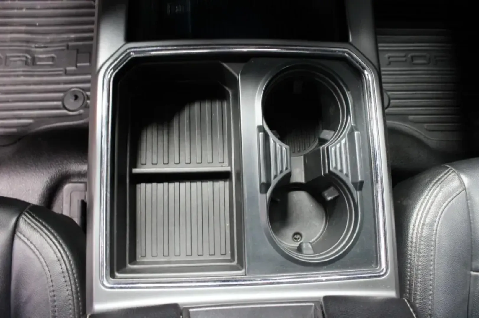 2021 /Black/Dark Marsala Ford Super Duty F-450 DRW 4WD Crew Cab 8' Box (1FT8W4DT4ME) with an 6.7L 4V OHV Power Stroke V8 Turbo Diesel B20 engine, Automatic transmission, located at 12836 Highway 21, De Soto, MO, 63020, (636) 337-7777, 38.151867, -90.575615 - **Unleash Adventure with the 2021 Ford Super Duty F-450 DRW at Pettus Ford De Soto**<br /> <br /> Are you ready to elevate your lifestyle with a truck that can handle the toughest jobs while providing comfort and style? The 2021 Ford Super Duty F-450 DRW, available now at Pettus Ford De Soto, is not - Photo#17