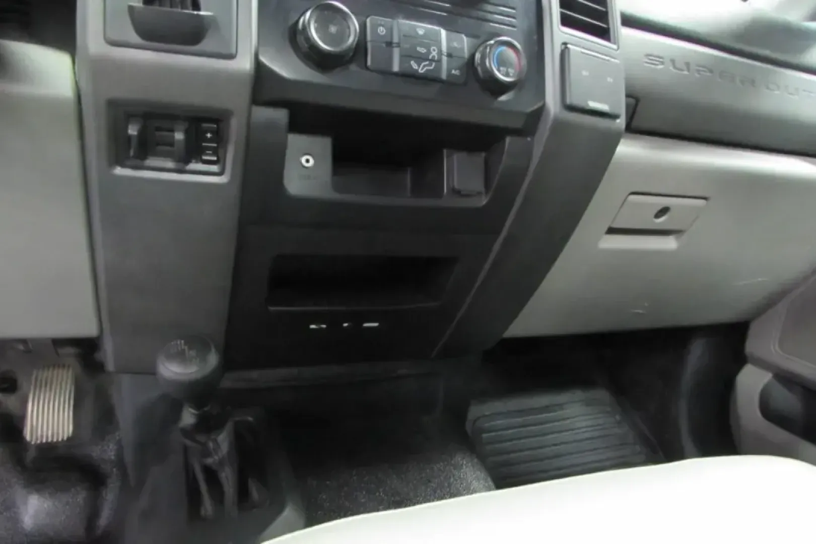 2017 /Medium Earth Gray Cloth Ford F-250SD XL (1FTBF2B62HE) with an Other engine, located at 12836 Highway 21, De Soto, MO, 63020, (636) 337-7777, 38.151867, -90.575615 - ### Unleash Your Adventurous Spirit with the 2017 Ford F-250SD XL!<br /> <br /> Embrace the open road and elevate your lifestyle with the 2017 Ford F-250SD XL, the perfect truck for those who crave adventure and dependability. Whether you're hauling gear for a weekend camping trip, managing a busy w - Photo#17