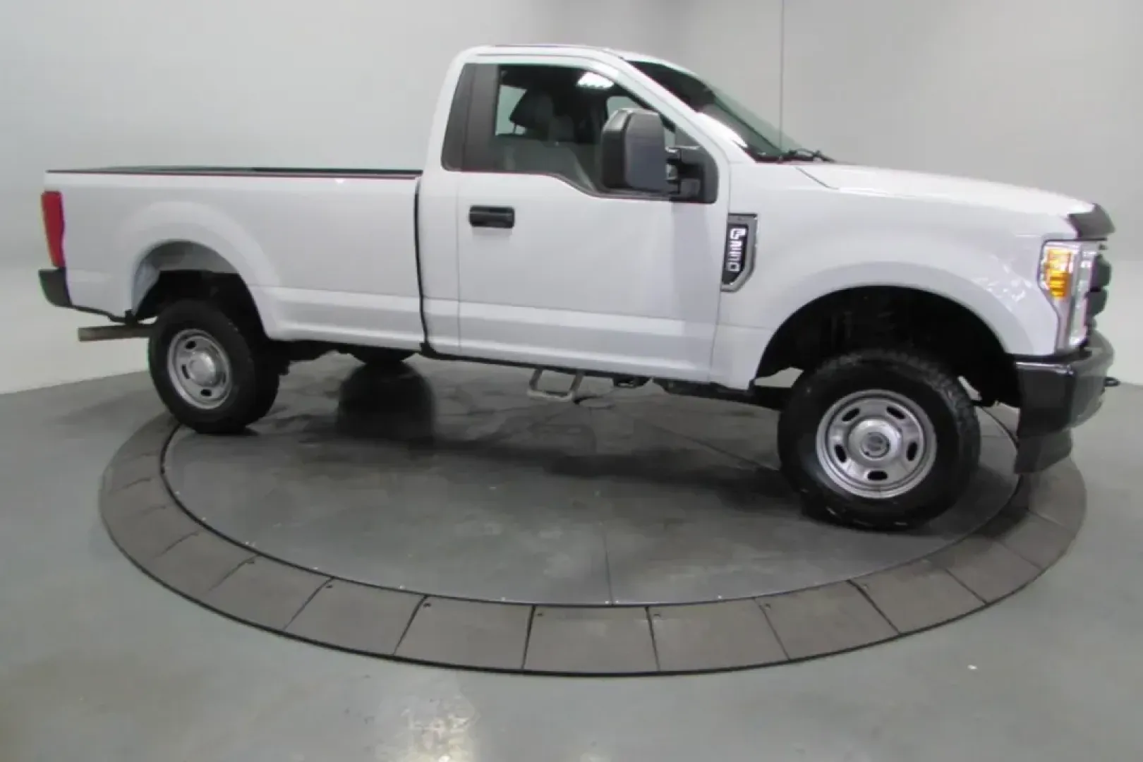 2017 /Medium Earth Gray Cloth Ford F-250SD XL (1FTBF2B62HE) with an Other engine, located at 12836 Highway 21, De Soto, MO, 63020, (636) 337-7777, 38.151867, -90.575615 - ### Unleash Your Adventurous Spirit with the 2017 Ford F-250SD XL!<br /> <br /> Embrace the open road and elevate your lifestyle with the 2017 Ford F-250SD XL, the perfect truck for those who crave adventure and dependability. Whether you're hauling gear for a weekend camping trip, managing a busy w - Photo#2