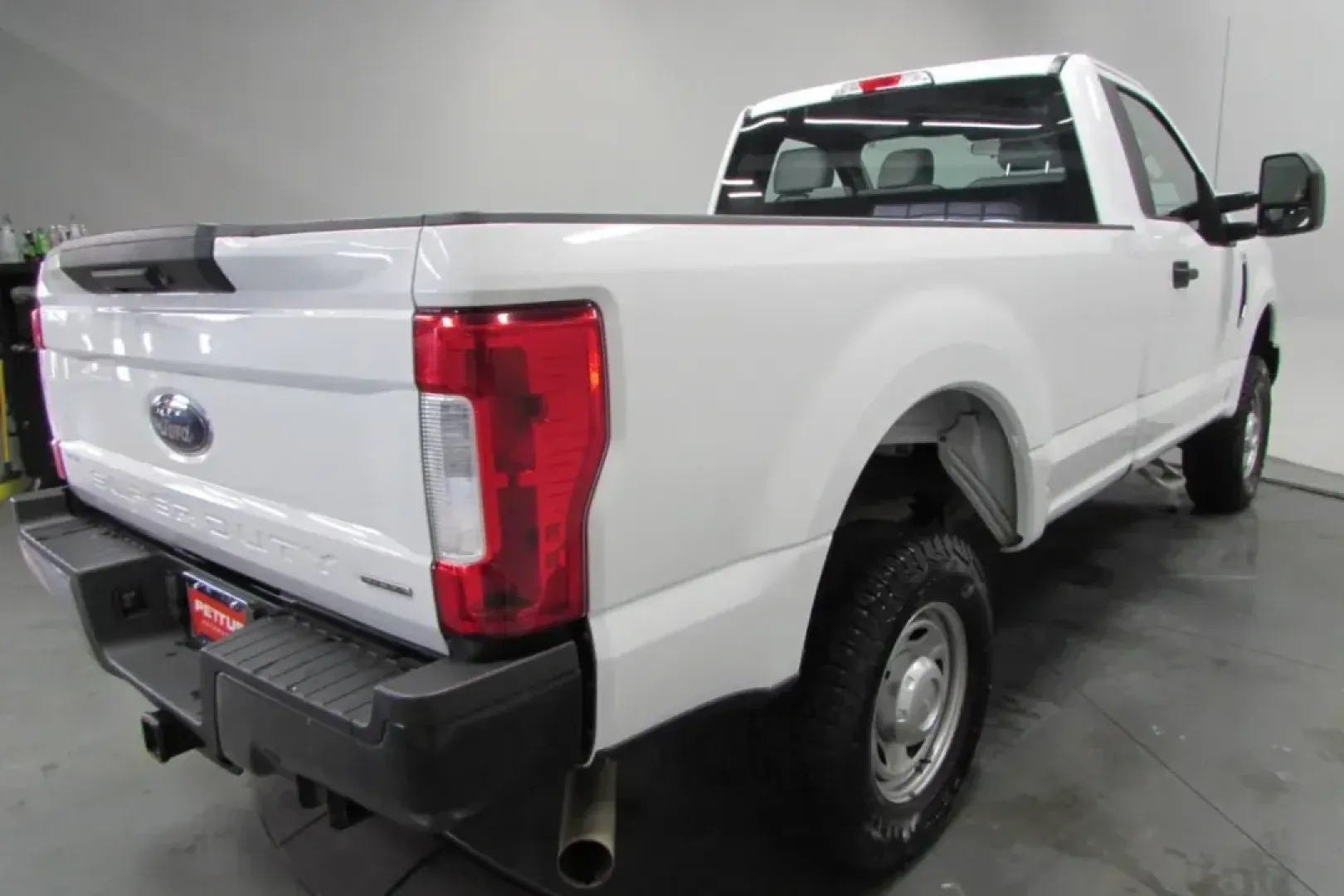 2017 /Medium Earth Gray Cloth Ford F-250SD XL (1FTBF2B62HE) with an Other engine, located at 12836 Highway 21, De Soto, MO, 63020, (636) 337-7777, 38.151867, -90.575615 - ### Unleash Your Adventurous Spirit with the 2017 Ford F-250SD XL!<br /> <br /> Embrace the open road and elevate your lifestyle with the 2017 Ford F-250SD XL, the perfect truck for those who crave adventure and dependability. Whether you're hauling gear for a weekend camping trip, managing a busy w - Photo#6