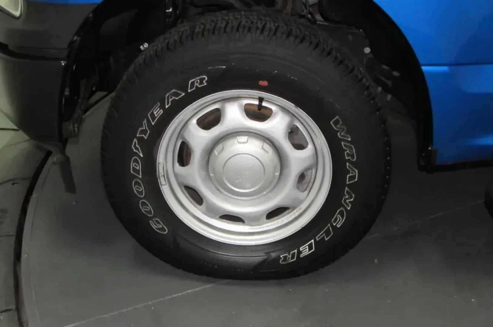 2020 /Medium Earth Gray Cloth Ford F-150 XL (1FTEW1E56LK) with an Other engine, located at 12836 Highway 21, De Soto, MO, 63020, (636) 337-7777, 38.151867, -90.575615 - **Adventure Awaits: Discover Your Perfect 2020 Ford F-150 XL at Pettus Ford De Soto!**<br /> <br /> Are you ready to elevate your weekend adventures or tackle your daily commute with powerful reliability? The 2020 Ford F-150 XL is not just a truck; it's your new best friend for both work and play. W - Photo#8