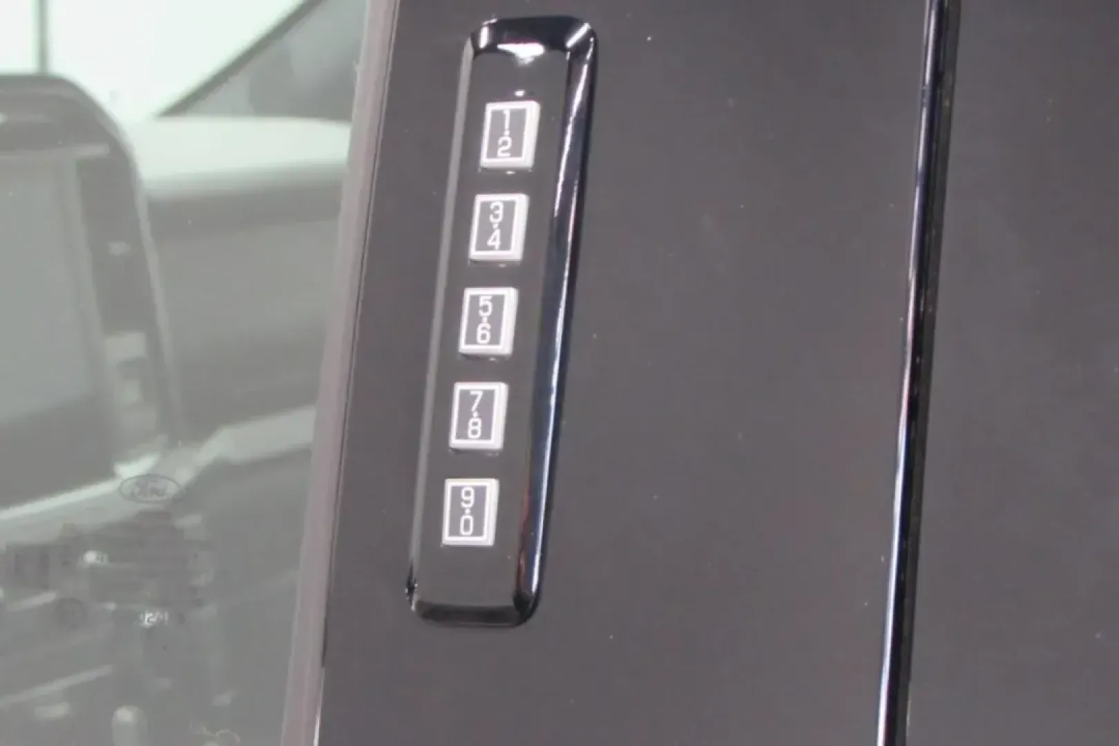 2022 /Black w/Medium Dark Slate Clot Ford F-150 XLT (1FTEW1EP7NK) with an Other engine, located at 12836 Highway 21, De Soto, MO, 63020, (636) 337-7777, 38.151867, -90.575615 - **2022 Ford F-150 XLT: The Ultimate Truck for Your Adventures!**<br /> <br /> Are you ready to take your outdoor escapades and daily commutes to the next level? Look no further than this stunning 2022 Ford F-150 XLT, a versatile truck designed to meet the demands of your busy lifestyle. With its rug - Photo#9