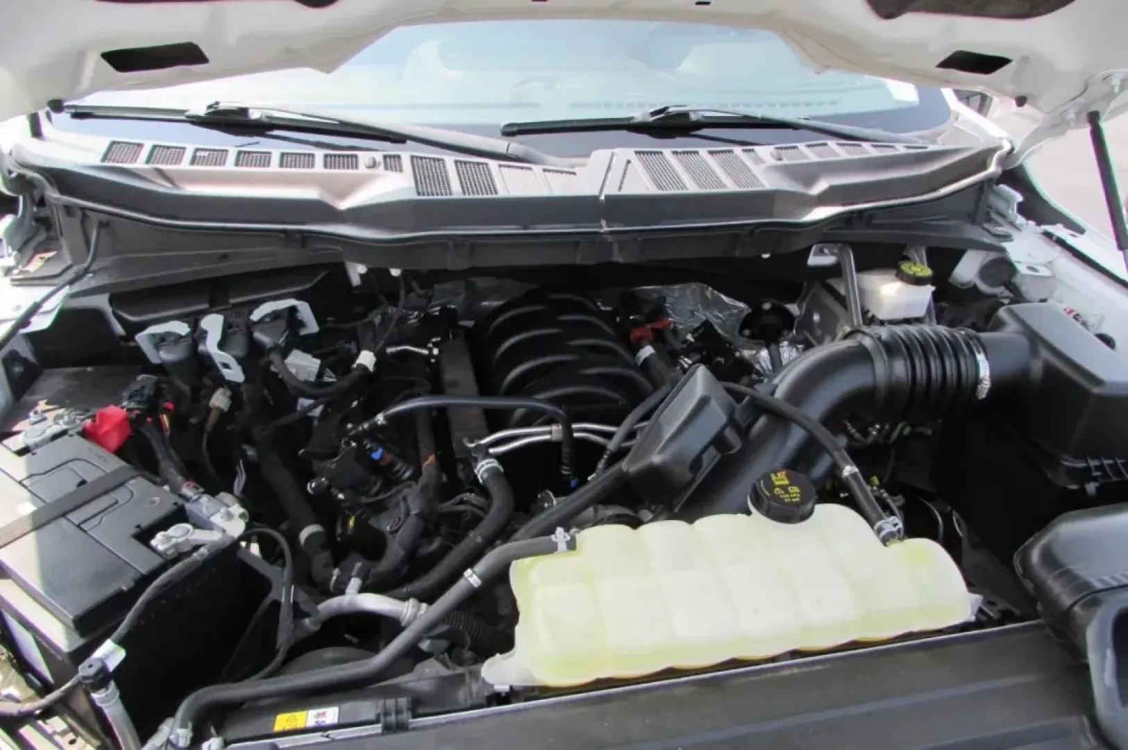 2022 /Java Cloth Ford F-150 XLT (1FTFW1E58NK) with an Other engine, located at 12836 Highway 21, De Soto, MO, 63020, (636) 337-7777, 38.151867, -90.575615 - **Elevate Your Adventures with the 2022 Ford F-150 XLT at Pettus Ford De Soto!**<br /> <br /> Are you ready to redefine your driving experience? The **2022 Ford F-150 XLT** is more than just a truck; it's your ticket to adventure, perfect for weekend getaways, hauling gear, or simply cruising throug - Photo#9