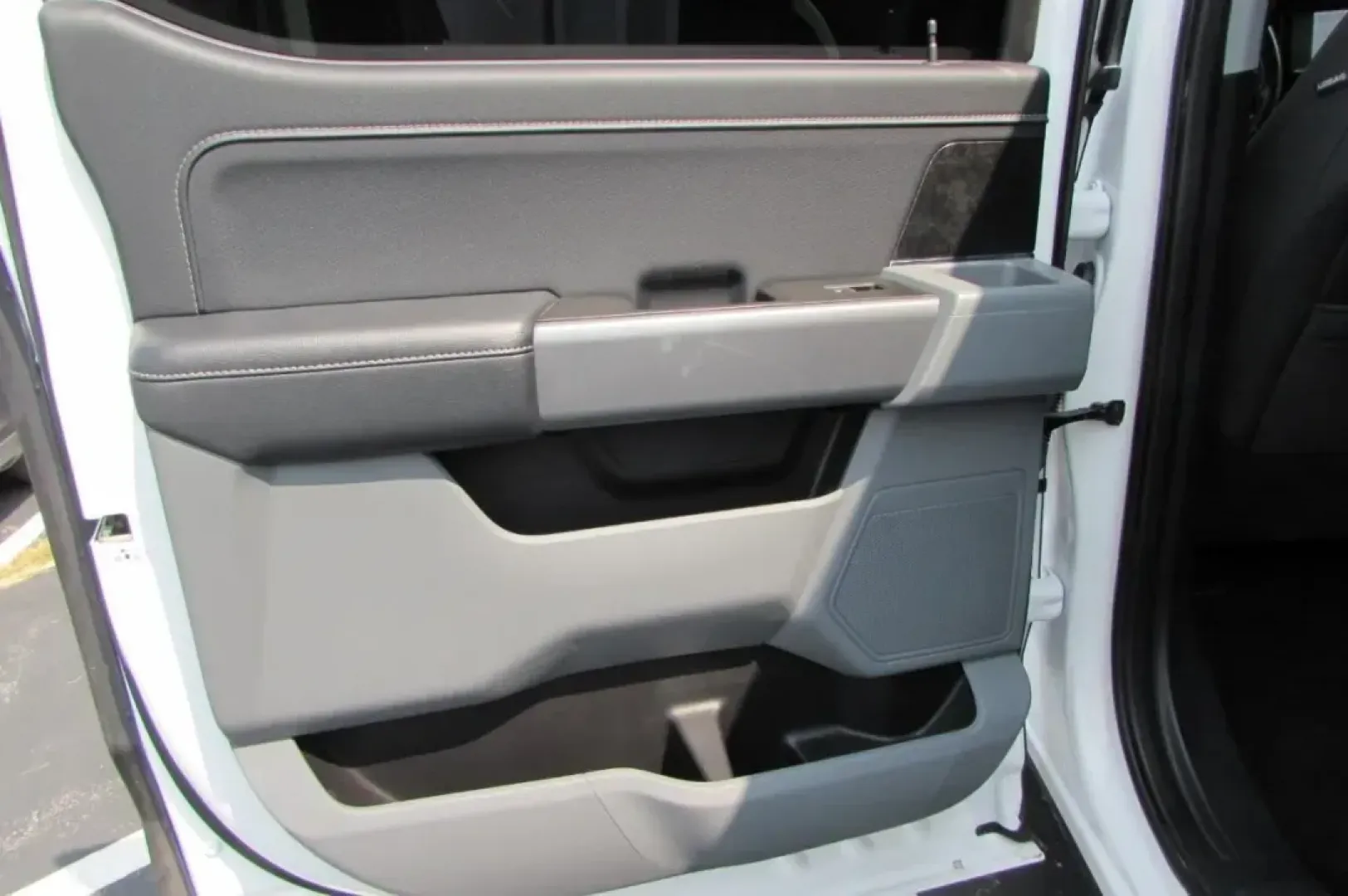 2022 /Java Cloth Ford F-150 XLT (1FTFW1E58NK) with an Other engine, located at 12836 Highway 21, De Soto, MO, 63020, (636) 337-7777, 38.151867, -90.575615 - **Elevate Your Adventures with the 2022 Ford F-150 XLT at Pettus Ford De Soto!**<br /> <br /> Are you ready to redefine your driving experience? The **2022 Ford F-150 XLT** is more than just a truck; it's your ticket to adventure, perfect for weekend getaways, hauling gear, or simply cruising throug - Photo#24