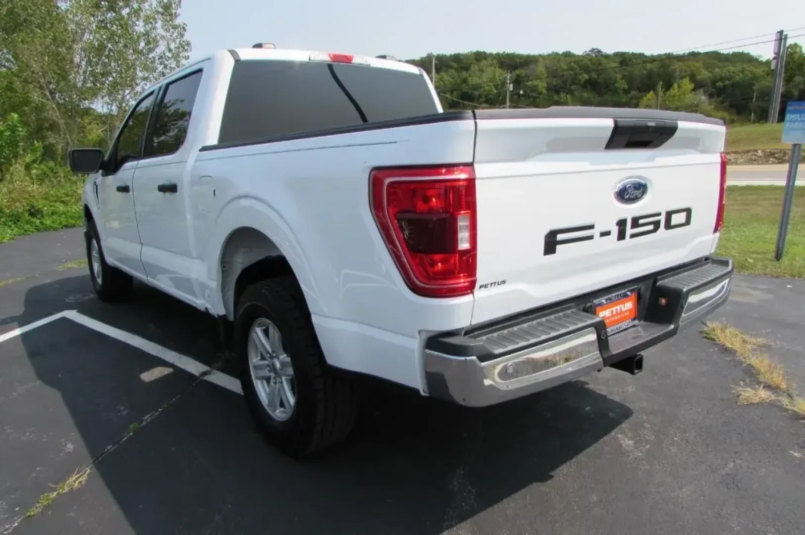 2022 /Java Cloth Ford F-150 XLT (1FTFW1E58NK) with an Other engine, located at 12836 Highway 21, De Soto, MO, 63020, (636) 337-7777, 38.151867, -90.575615 - **Elevate Your Adventures with the 2022 Ford F-150 XLT at Pettus Ford De Soto!**<br /> <br /> Are you ready to redefine your driving experience? The **2022 Ford F-150 XLT** is more than just a truck; it's your ticket to adventure, perfect for weekend getaways, hauling gear, or simply cruising throug - Photo#4