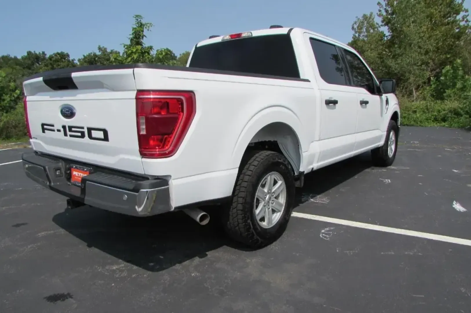 2022 /Java Cloth Ford F-150 XLT (1FTFW1E58NK) with an Other engine, located at 12836 Highway 21, De Soto, MO, 63020, (636) 337-7777, 38.151867, -90.575615 - **Elevate Your Adventures with the 2022 Ford F-150 XLT at Pettus Ford De Soto!**<br /> <br /> Are you ready to redefine your driving experience? The **2022 Ford F-150 XLT** is more than just a truck; it's your ticket to adventure, perfect for weekend getaways, hauling gear, or simply cruising throug - Photo#6