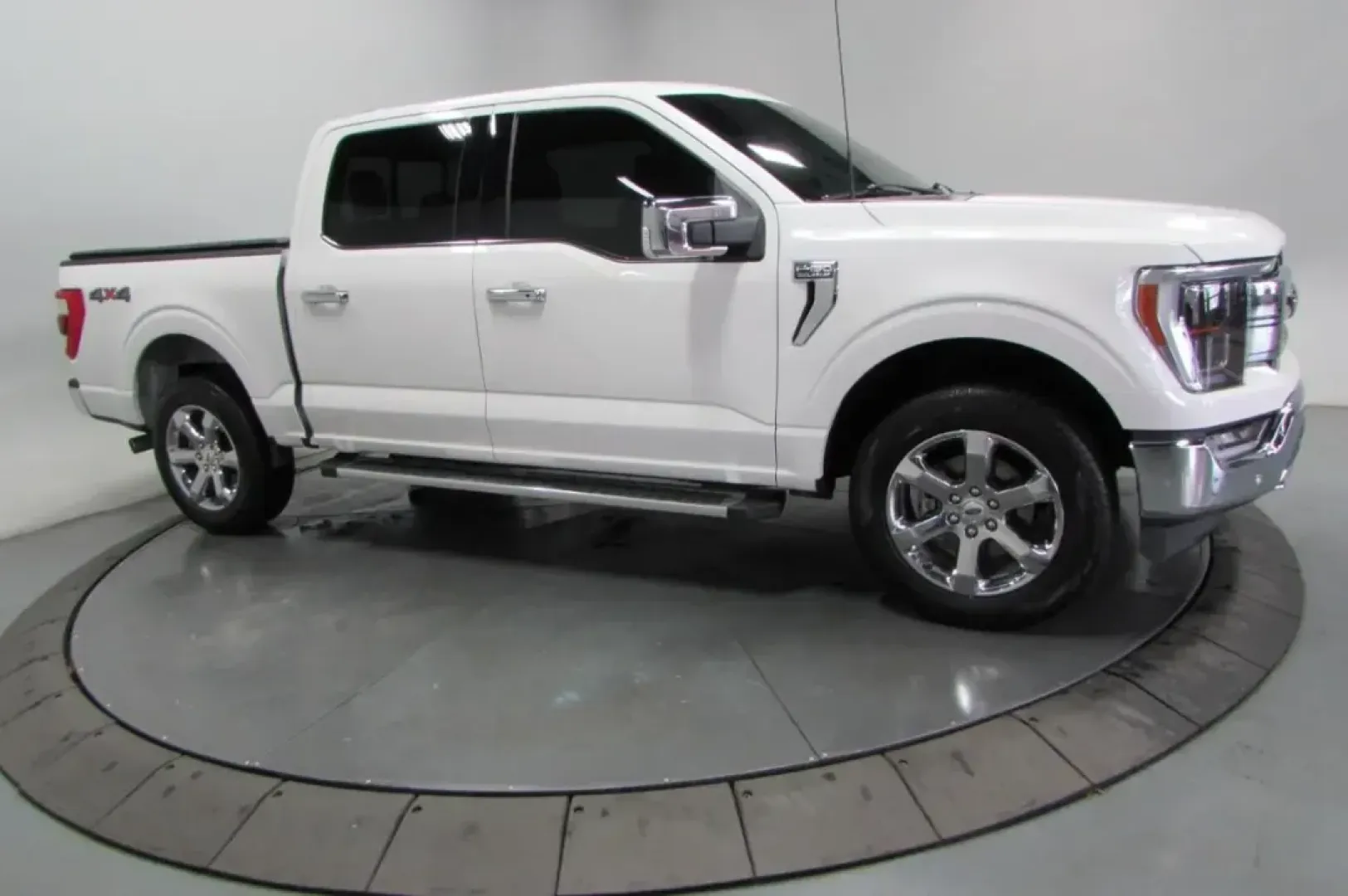 2023 /Java Leather Ford F-150 Lariat (1FTFW1E87PF) with an Other engine, located at 12836 Highway 21, De Soto, MO, 63020, (636) 337-7777, 38.151867, -90.575615 - **Explore the Great Outdoors with the 2023 Ford F-150 Lariat Your Next Adventure Awaits!**<br /> <br /> Are you ready to elevate your lifestyle, whether it's tackling daily commutes or embarking on weekend getaways? The 2023 Ford F-150 Lariat is the perfect blend of rugged utility and sophisticated - Photo#3