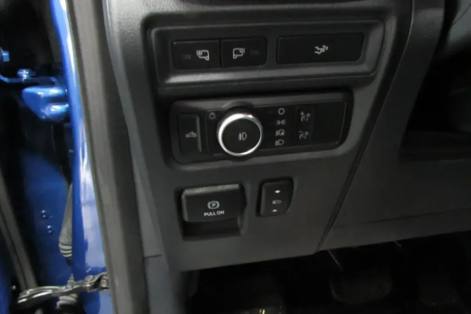 2022 /Black Leather Ford F-150 XLT (1FTFW1E89NF) with an Other engine, located at 12836 Highway 21, De Soto, MO, 63020, (636) 337-7777, 38.151867, -90.575615 - Are you searching for the perfect vehicle that seamlessly blends power, versatility, and comfort? Look no further than this stunning 2022 Ford F-150 XLT, available now at Pettus Ford De Soto. Whether you're a weekend warrior ready for outdoor adventures or a busy family in need of a reliable truck f - Photo#16