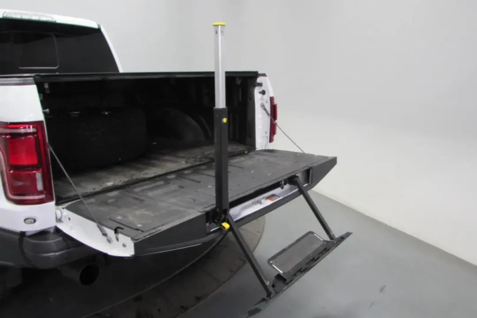 2020 /Black Leather Trimmed Ford F-150 Raptor (1FTFW1RG3LF) with an Other engine, Automatic transmission, located at 12836 Highway 21, De Soto, MO, 63020, (636) 337-7777, 38.151867, -90.575615 - **Conquer Every Adventure with the 2020 Ford F-150 Raptor at Pettus Ford De Soto!**<br /> <br /> Are you ready to elevate your adventures and tackle your daily commute with style and power? The 2020 Ford F-150 Raptor is the perfect blend of rugged performance and comfort, making it ideal for weekend - Photo#11