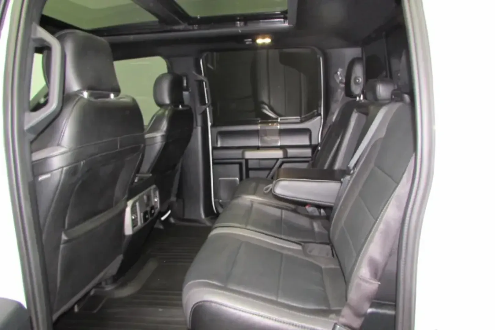 2020 /Black Leather Trimmed Ford F-150 Raptor (1FTFW1RG3LF) with an Other engine, Automatic transmission, located at 12836 Highway 21, De Soto, MO, 63020, (636) 337-7777, 38.151867, -90.575615 - **Conquer Every Adventure with the 2020 Ford F-150 Raptor at Pettus Ford De Soto!**<br /> <br /> Are you ready to elevate your adventures and tackle your daily commute with style and power? The 2020 Ford F-150 Raptor is the perfect blend of rugged performance and comfort, making it ideal for weekend - Photo#29
