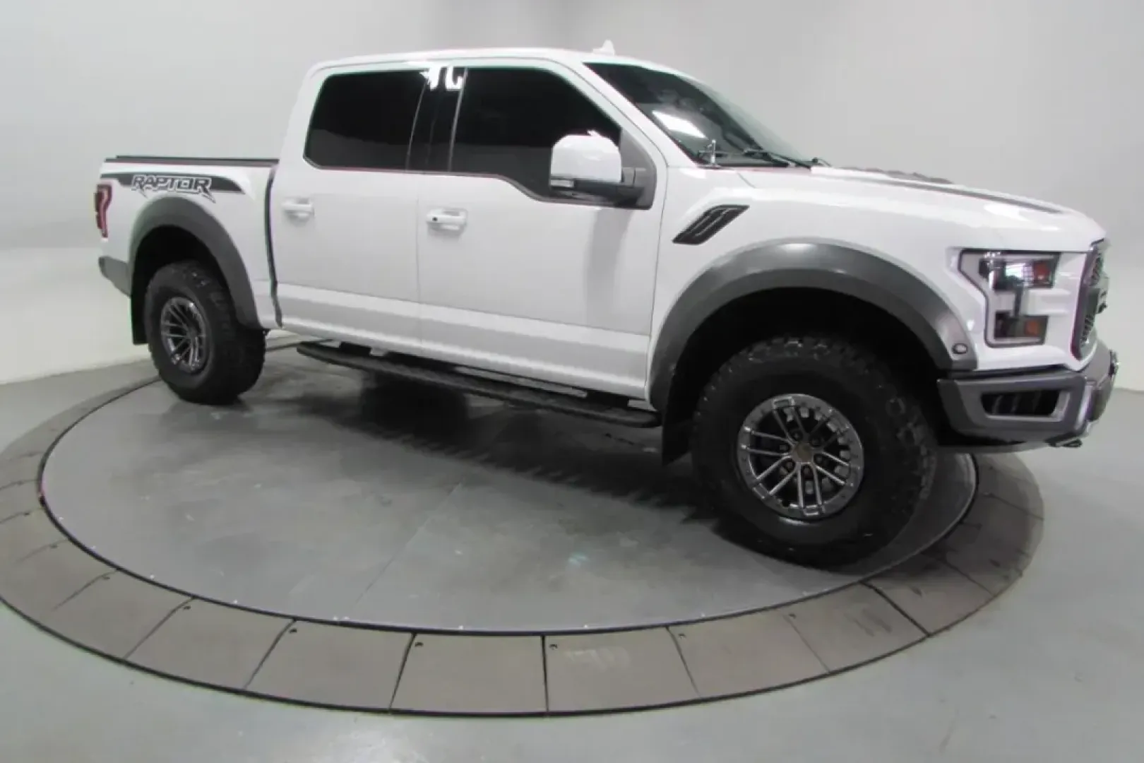 2020 /Black Leather Trimmed Ford F-150 Raptor (1FTFW1RG3LF) with an Other engine, Automatic transmission, located at 12836 Highway 21, De Soto, MO, 63020, (636) 337-7777, 38.151867, -90.575615 - **Conquer Every Adventure with the 2020 Ford F-150 Raptor at Pettus Ford De Soto!**<br /> <br /> Are you ready to elevate your adventures and tackle your daily commute with style and power? The 2020 Ford F-150 Raptor is the perfect blend of rugged performance and comfort, making it ideal for weekend - Photo#2