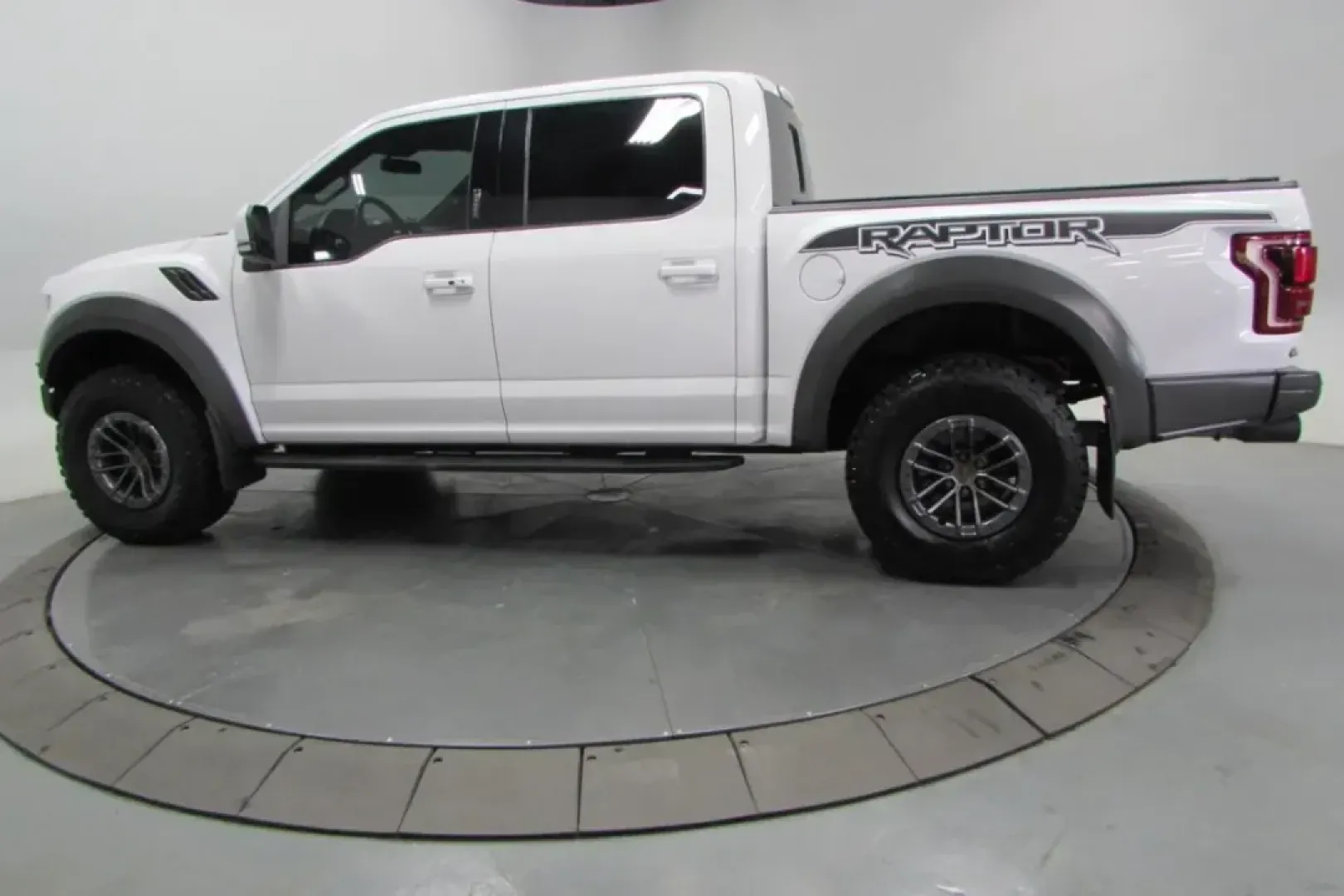 2020 /Black Leather Trimmed Ford F-150 Raptor (1FTFW1RG3LF) with an Other engine, Automatic transmission, located at 12836 Highway 21, De Soto, MO, 63020, (636) 337-7777, 38.151867, -90.575615 - **Conquer Every Adventure with the 2020 Ford F-150 Raptor at Pettus Ford De Soto!**<br /> <br /> Are you ready to elevate your adventures and tackle your daily commute with style and power? The 2020 Ford F-150 Raptor is the perfect blend of rugged performance and comfort, making it ideal for weekend - Photo#3
