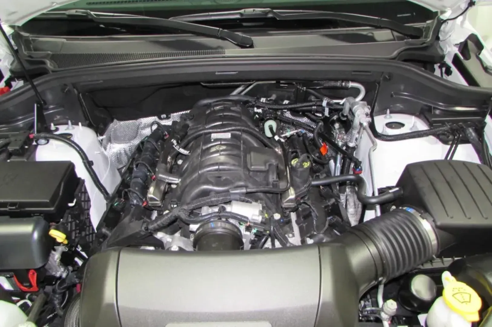 2025 /Black Leather Dodge Durango R/T Plus (1C4SDJCT3SC) with an Other engine, Automatic transmission, located at 12830 Highway 21, De Soto, MO, 63020, (636) 337-7777, 38.153099, -90.573624 - Unleash your adventurous spirit and elevate your family's journeys with the 2025 Dodge Durango R/T Plus, now available at Pettus CDJR DeSoto. Whether you're driving through the breathtaking Ozarks or making daily commutes around De Soto, MO, this SUV stands ready to become your trusted companion. Wi - Photo#8