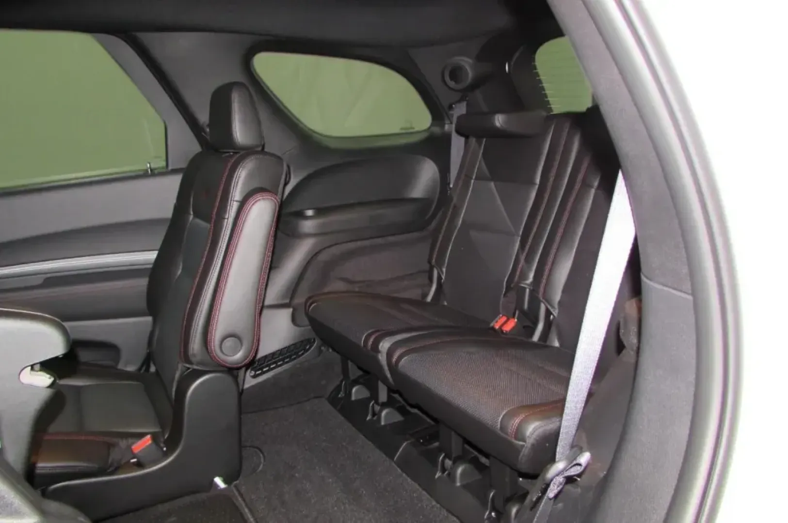 2025 /Black Leather Dodge Durango R/T Plus (1C4SDJCT3SC) with an Other engine, Automatic transmission, located at 12830 Highway 21, De Soto, MO, 63020, (636) 337-7777, 38.153099, -90.573624 - Unleash your adventurous spirit and elevate your family's journeys with the 2025 Dodge Durango R/T Plus, now available at Pettus CDJR DeSoto. Whether you're driving through the breathtaking Ozarks or making daily commutes around De Soto, MO, this SUV stands ready to become your trusted companion. Wi - Photo#27