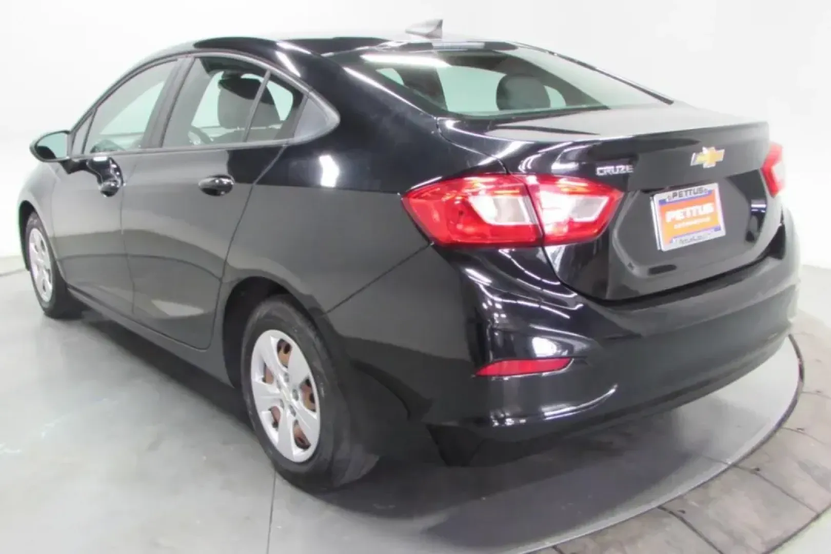 2018 /Dark Atmosphere/Medium Atmosph Chevrolet Cruze LS (1G1BC5SM1J7) with an Other engine, Automatic transmission, located at 12836 Highway 21, De Soto, MO, 63020, (636) 337-7777, 38.151867, -90.575615 - **Experience the Perfect Blend of Efficiency and Comfort with the 2018 Chevrolet Cruze LS!** <br /> <br /> Are you in the market for a reliable, fuel-efficient sedan that complements your busy lifestyle? Look no further than this well-maintained 2018 Chevrolet Cruze LS, available now at Pettus Ford - Photo#4