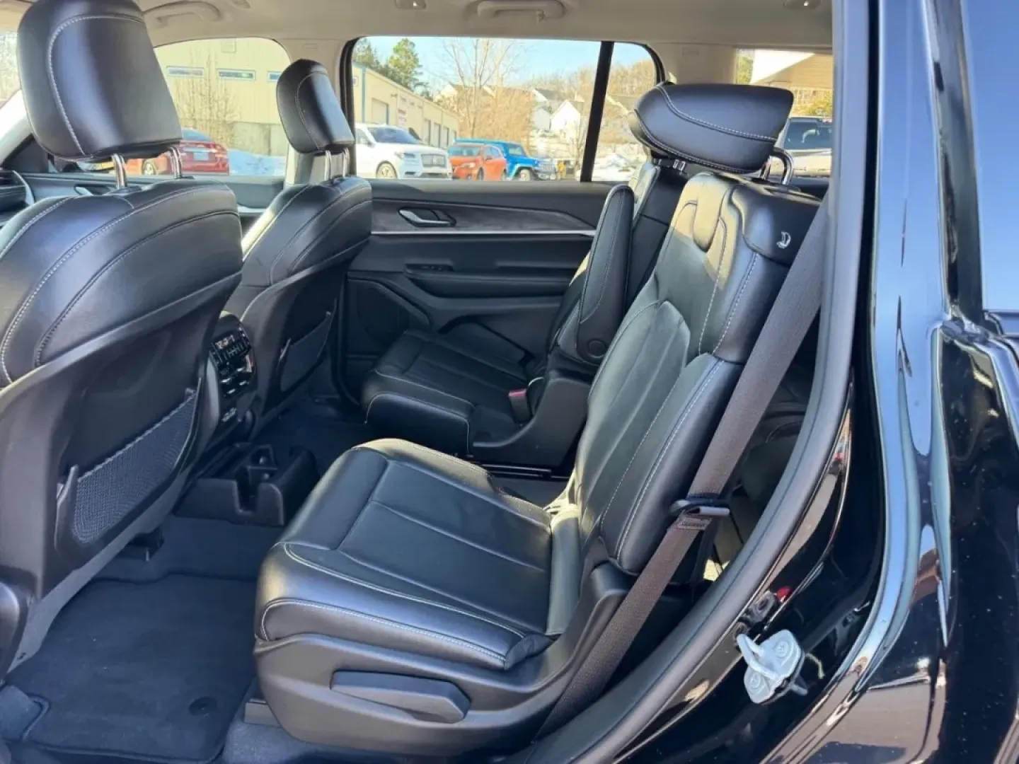 2023 /Global Black Jeep Grand Cherokee Limited (1C4RJKBG2P8) with an 3.6L V6 DOHC 24V engine, 8A transmission, located at 12830 Highway 21, De Soto, MO, 63020, (636) 337-7777, 38.153099, -90.573624 - Discover your next adventure with the 2023 Jeep Grand Cherokee Limited, a perfect companion for both weekend getaways and daily commutes. With ample space for a growing family or friends, this versatile SUV allows you to explore Farmington, MO, and beyond while enjoying the luxury and comfort that J - Photo#10