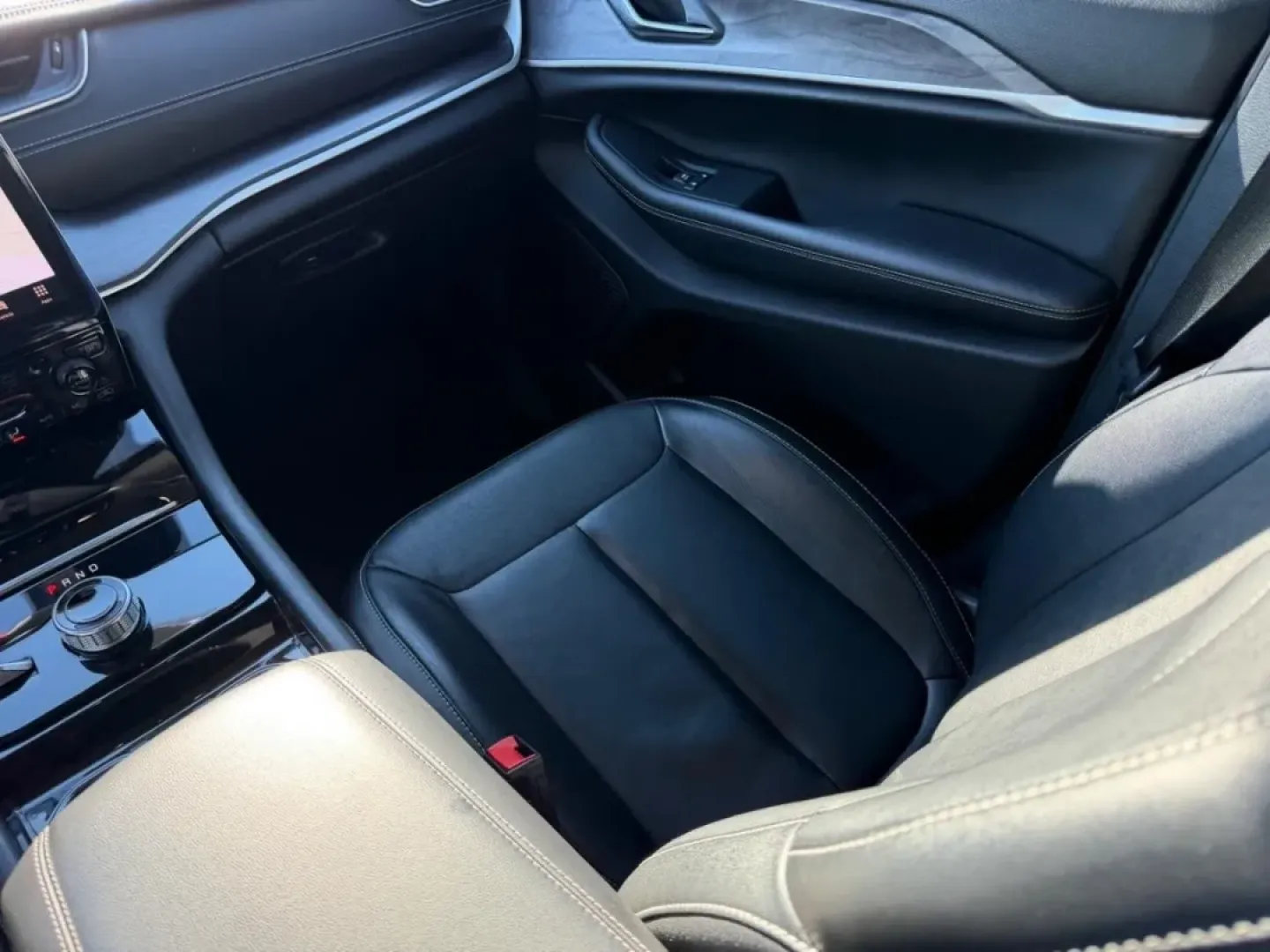 2023 /Global Black Jeep Grand Cherokee Limited (1C4RJKBG2P8) with an 3.6L V6 DOHC 24V engine, 8A transmission, located at 12830 Highway 21, De Soto, MO, 63020, (636) 337-7777, 38.153099, -90.573624 - Discover your next adventure with the 2023 Jeep Grand Cherokee Limited, a perfect companion for both weekend getaways and daily commutes. With ample space for a growing family or friends, this versatile SUV allows you to explore Farmington, MO, and beyond while enjoying the luxury and comfort that J - Photo#19