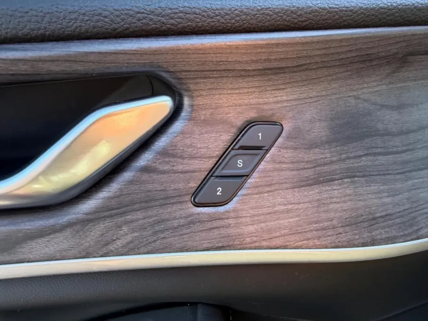 2023 /Global Black Jeep Grand Cherokee Limited (1C4RJKBG2P8) with an 3.6L V6 DOHC 24V engine, 8A transmission, located at 12830 Highway 21, De Soto, MO, 63020, (636) 337-7777, 38.153099, -90.573624 - Discover your next adventure with the 2023 Jeep Grand Cherokee Limited, a perfect companion for both weekend getaways and daily commutes. With ample space for a growing family or friends, this versatile SUV allows you to explore Farmington, MO, and beyond while enjoying the luxury and comfort that J - Photo#21