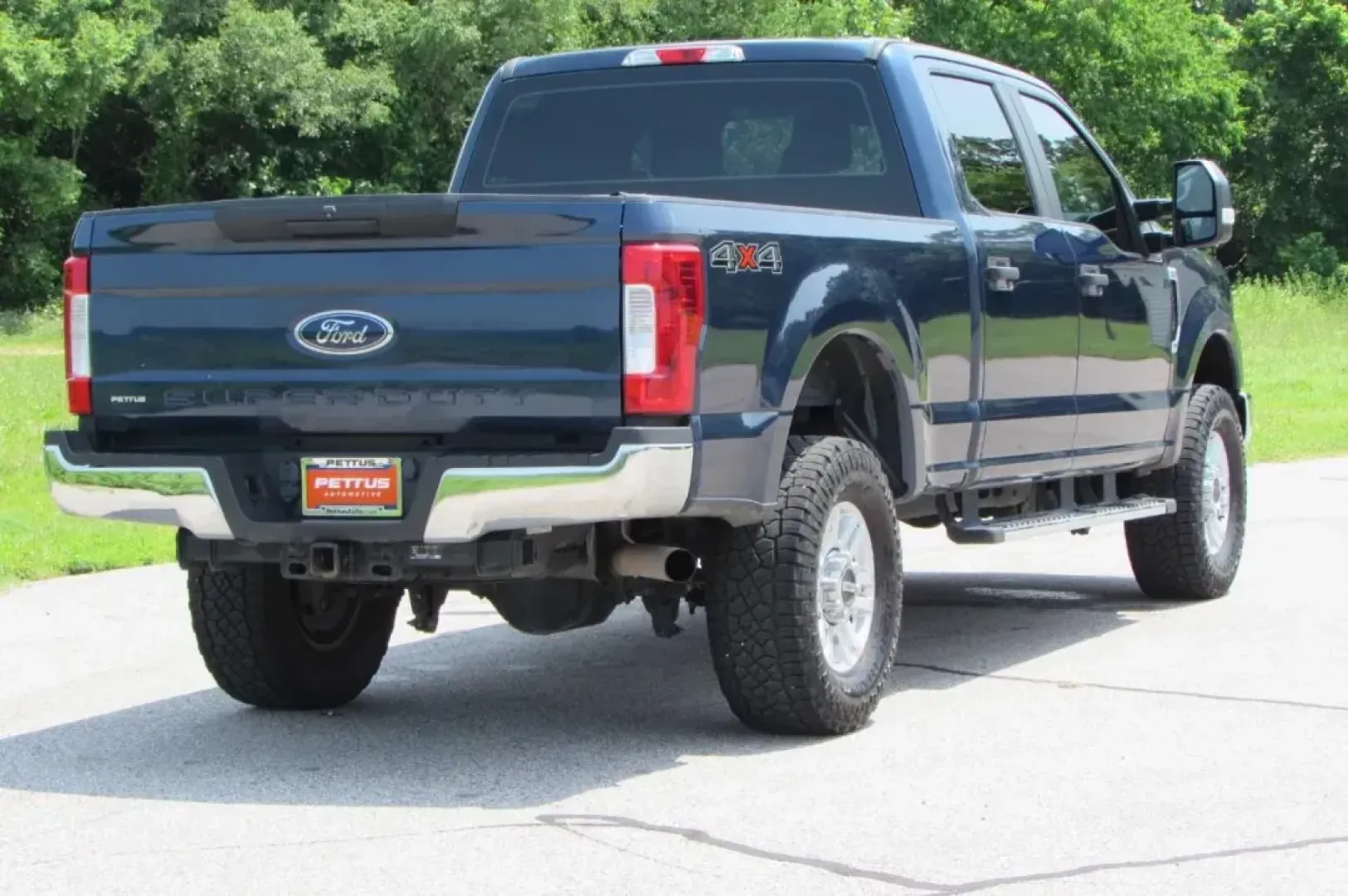 2019 Ford F-350 SD King Ranch Crew Cab 4WD (1FT8W3B64KE) with an 6.2L V8 OHV 16V engine, 6A transmission, located at 141 Commercial Dr, Fredericktown, MO, 63645, (573) 783-6432, 37.570087, -90.320648 - USED 2019 Ford F-350SD XL from Pettus Chrysler Dodge Jeep Ram De Soto, De Soto MO. - Photo#6