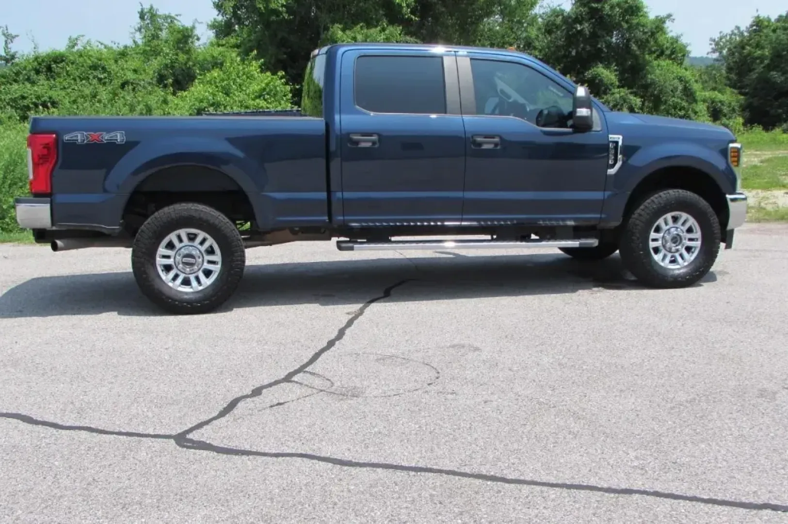 2019 Ford F-350 SD King Ranch Crew Cab 4WD (1FT8W3B64KE) with an 6.2L V8 OHV 16V engine, 6A transmission, located at 141 Commercial Dr, Fredericktown, MO, 63645, (573) 783-6432, 37.570087, -90.320648 - USED 2019 Ford F-350SD XL from Pettus Chrysler Dodge Jeep Ram De Soto, De Soto MO. - Photo#7
