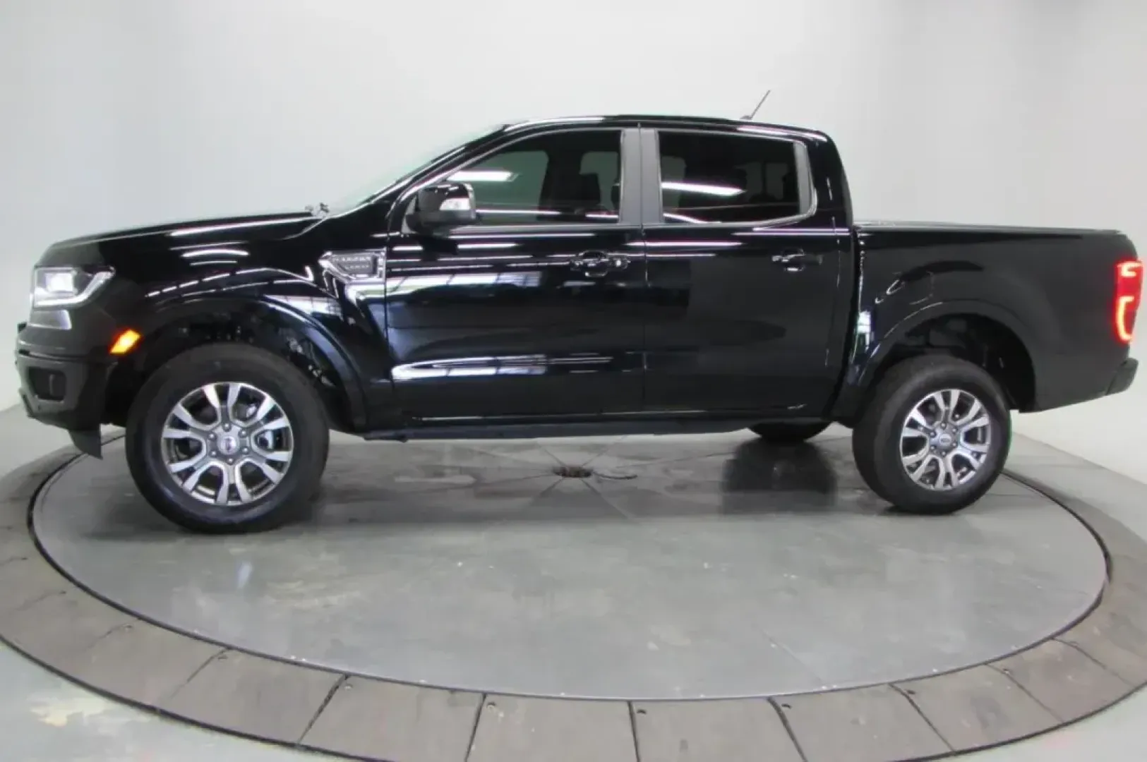 2020 /Medium Stone Leather Ford Ranger Lariat (1FTER4EH5LL) with an Other engine, Automatic transmission, located at 12836 Highway 21, De Soto, MO, 63020, (636) 337-7777, 38.151867, -90.575615 - **Discover the Ultimate Adventure Partner: 2020 Ford Ranger Lariat at Pettus Ford De Soto!**<br /> <br /> Are you ready to elevate your weekend getaways or daily commutes? This 2020 Ford Ranger Lariat is the perfect blend of rugged capability and modern comfort, making it an outstanding choice for a - Photo#5