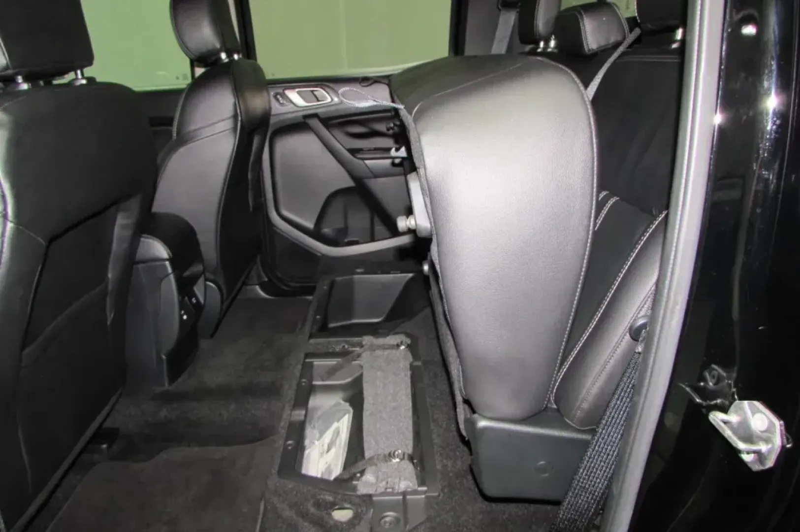 2020 /Medium Stone Leather Ford Ranger Lariat (1FTER4EH5LL) with an Other engine, Automatic transmission, located at 12836 Highway 21, De Soto, MO, 63020, (636) 337-7777, 38.151867, -90.575615 - **Discover the Ultimate Adventure Partner: 2020 Ford Ranger Lariat at Pettus Ford De Soto!**<br /> <br /> Are you ready to elevate your weekend getaways or daily commutes? This 2020 Ford Ranger Lariat is the perfect blend of rugged capability and modern comfort, making it an outstanding choice for a - Photo#8