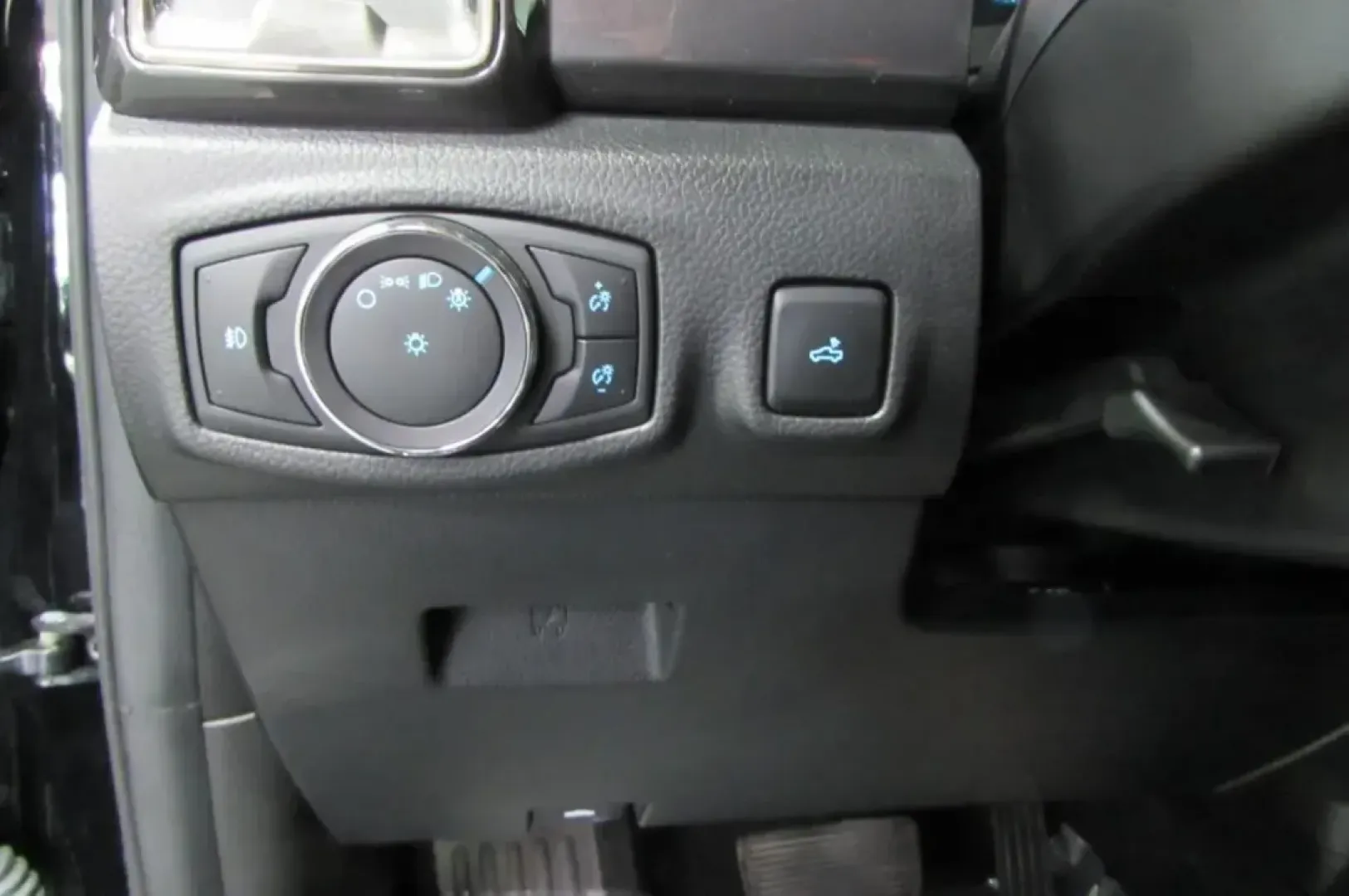 2020 /Medium Stone Leather Ford Ranger Lariat (1FTER4EH5LL) with an Other engine, Automatic transmission, located at 12836 Highway 21, De Soto, MO, 63020, (636) 337-7777, 38.151867, -90.575615 - **Discover the Ultimate Adventure Partner: 2020 Ford Ranger Lariat at Pettus Ford De Soto!**<br /> <br /> Are you ready to elevate your weekend getaways or daily commutes? This 2020 Ford Ranger Lariat is the perfect blend of rugged capability and modern comfort, making it an outstanding choice for a - Photo#20