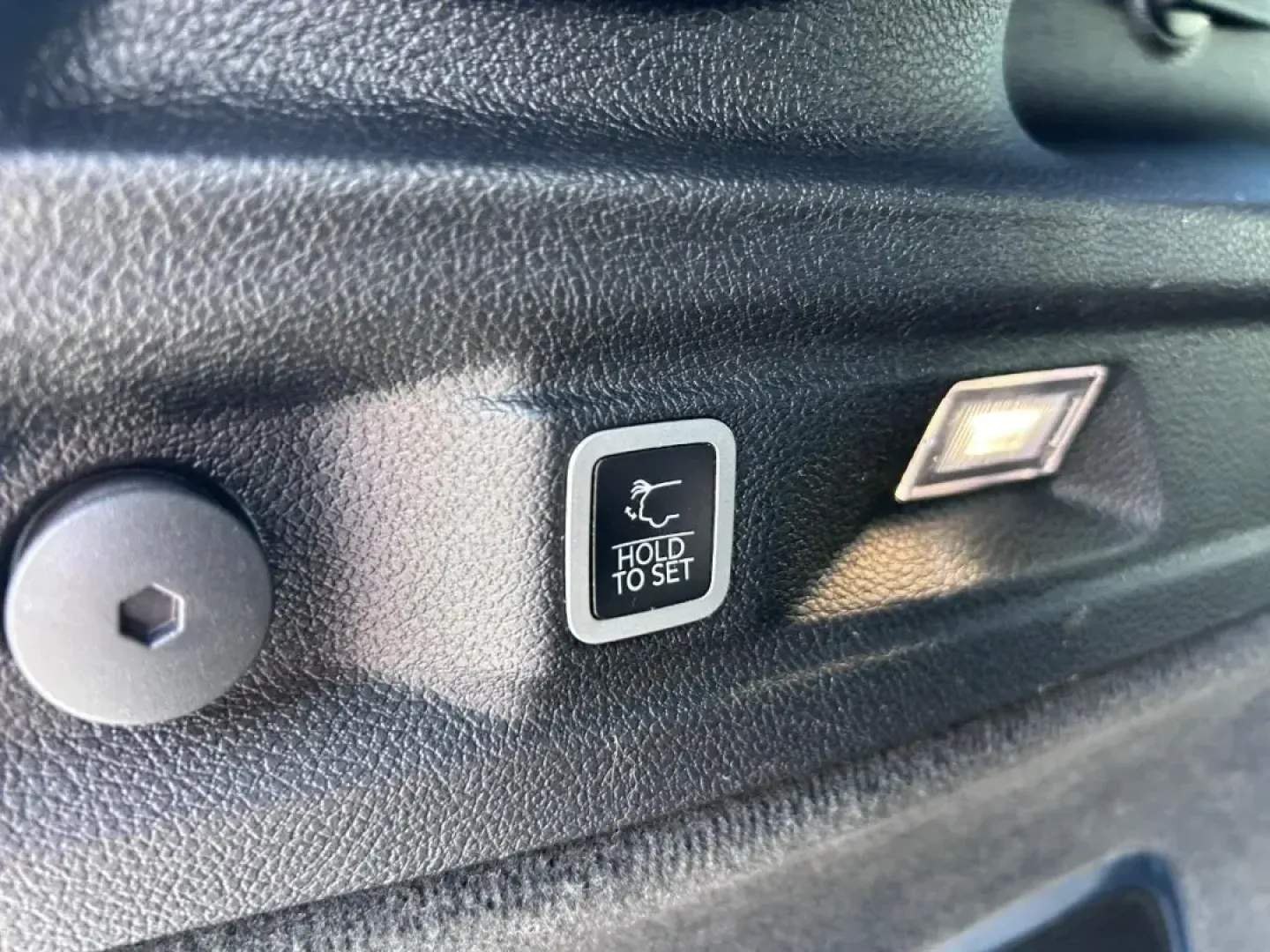 2023 /Global Black Leather Jeep Grand Cherokee L Overland (1C4RJKDG4P8) with an 3.6L V6 24V VVT UPG I engine, located at 970 Woodlawn Dr., Farmington, MO, 63640, (573) 431-7800, 37.825642, -90.468674 - **Adventure Awaits with the 2023 Jeep Grand Cherokee L Overland - Perfect for Your Family Road Trip!**<br /> <br /> Are you ready to elevate your family's adventures? Look no further than the stunning 2023 Jeep Grand Cherokee L Overland, the ultimate SUV for those who crave comfort and capability in - Photo#5